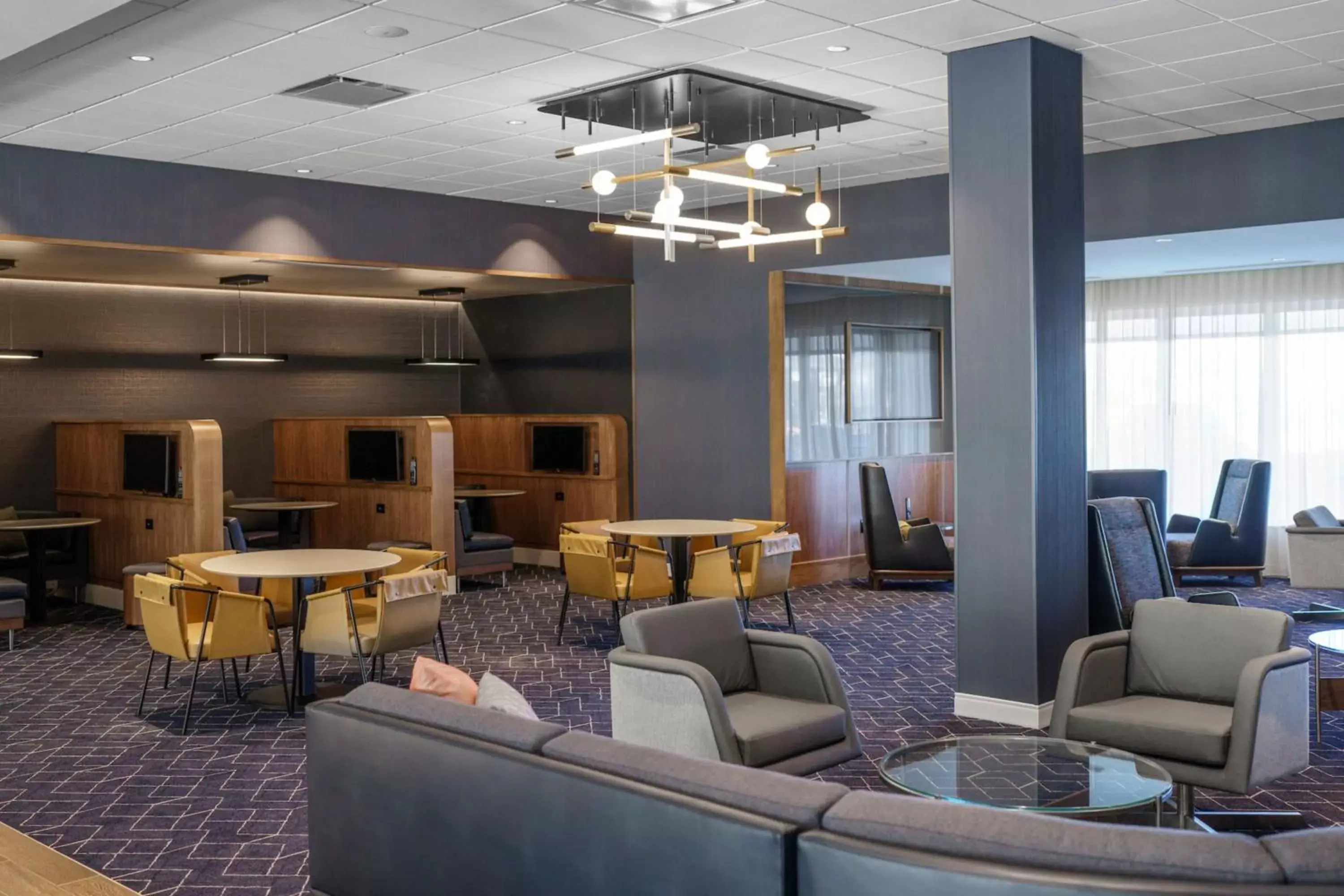 Lobby or reception, Lounge/Bar in Courtyard by Marriott Indianapolis Fishers