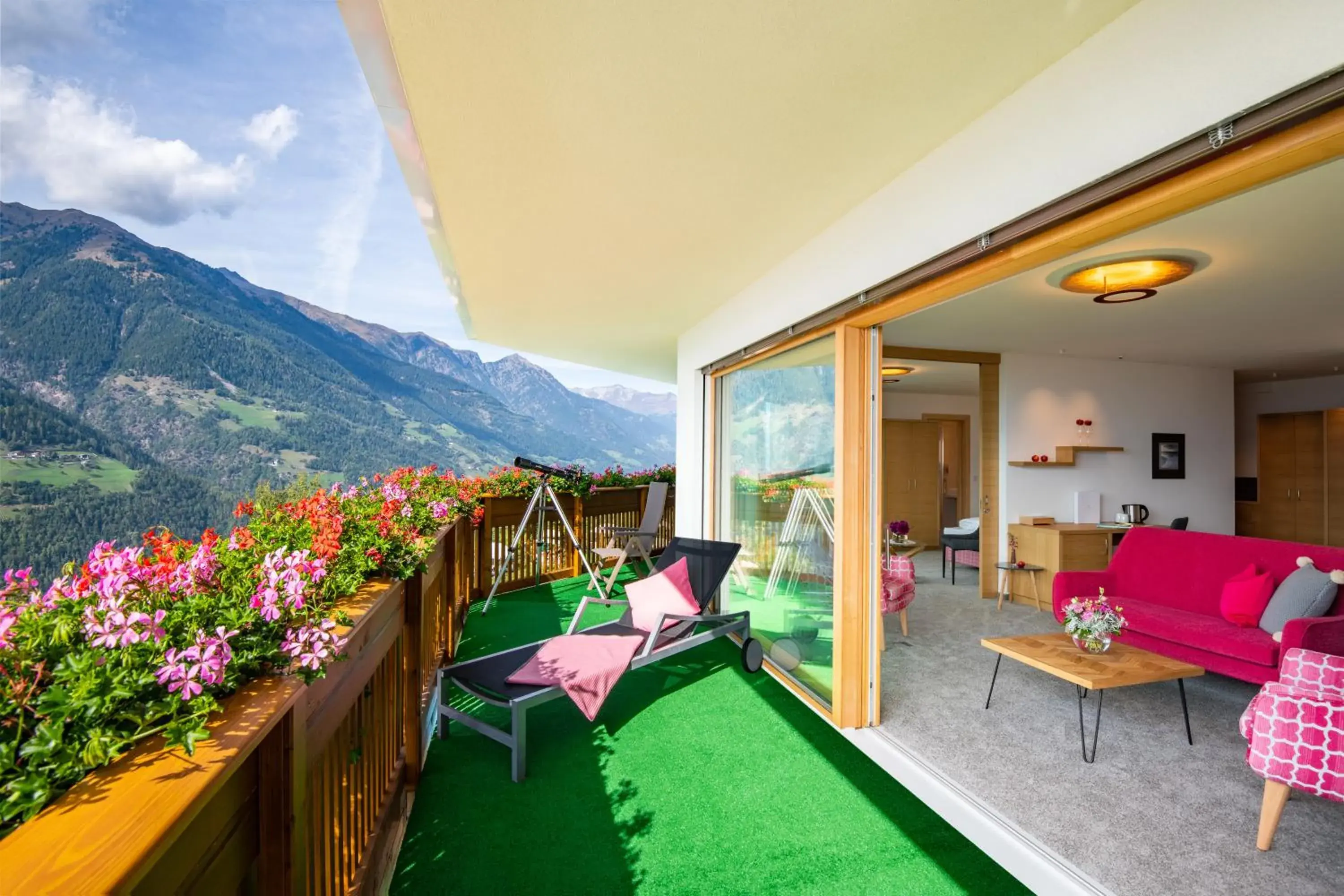 Balcony/Terrace, Pool View in Der Verdinser Hof