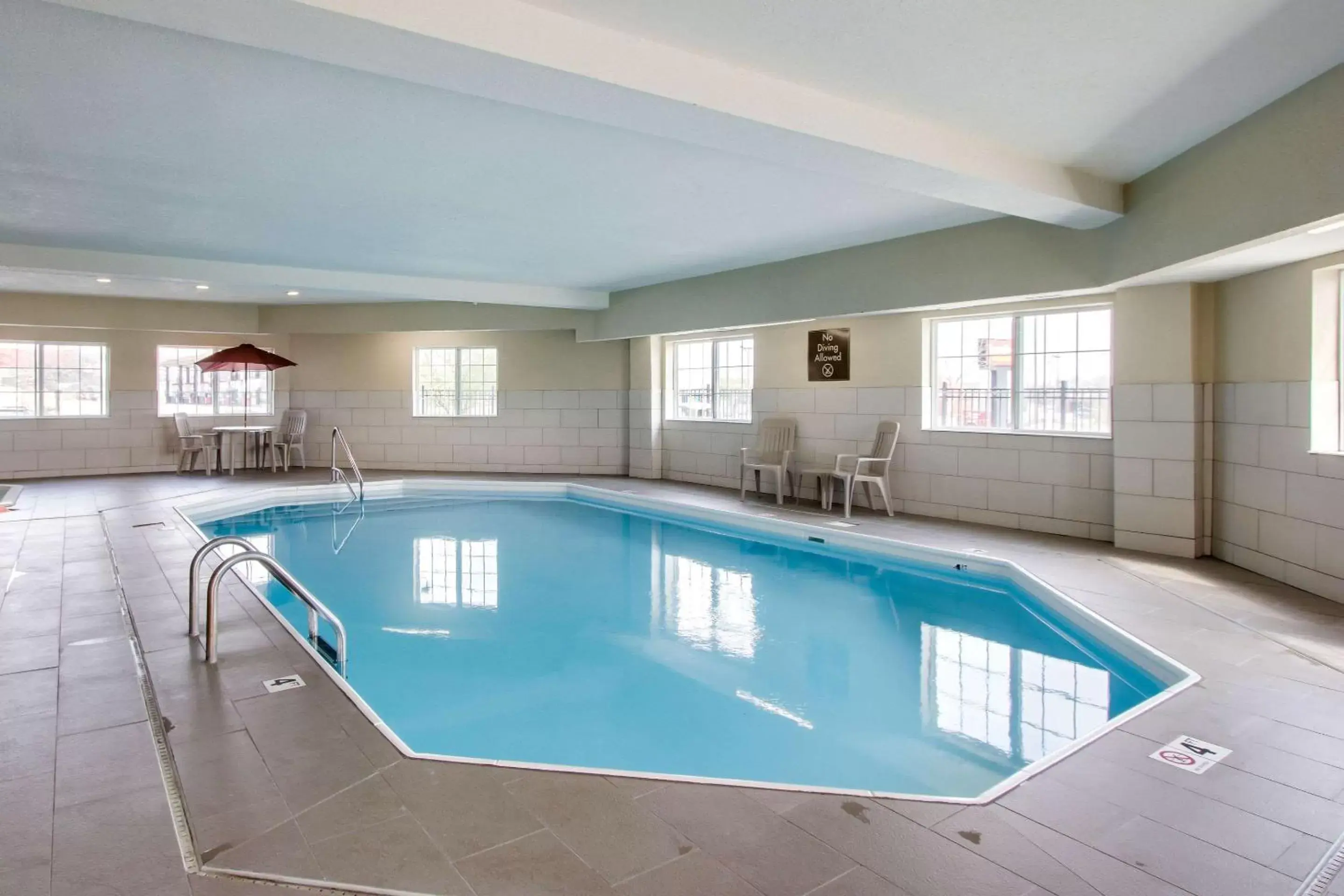Swimming Pool in Comfort Inn & Suites Bellevue - Omaha Offutt AFB