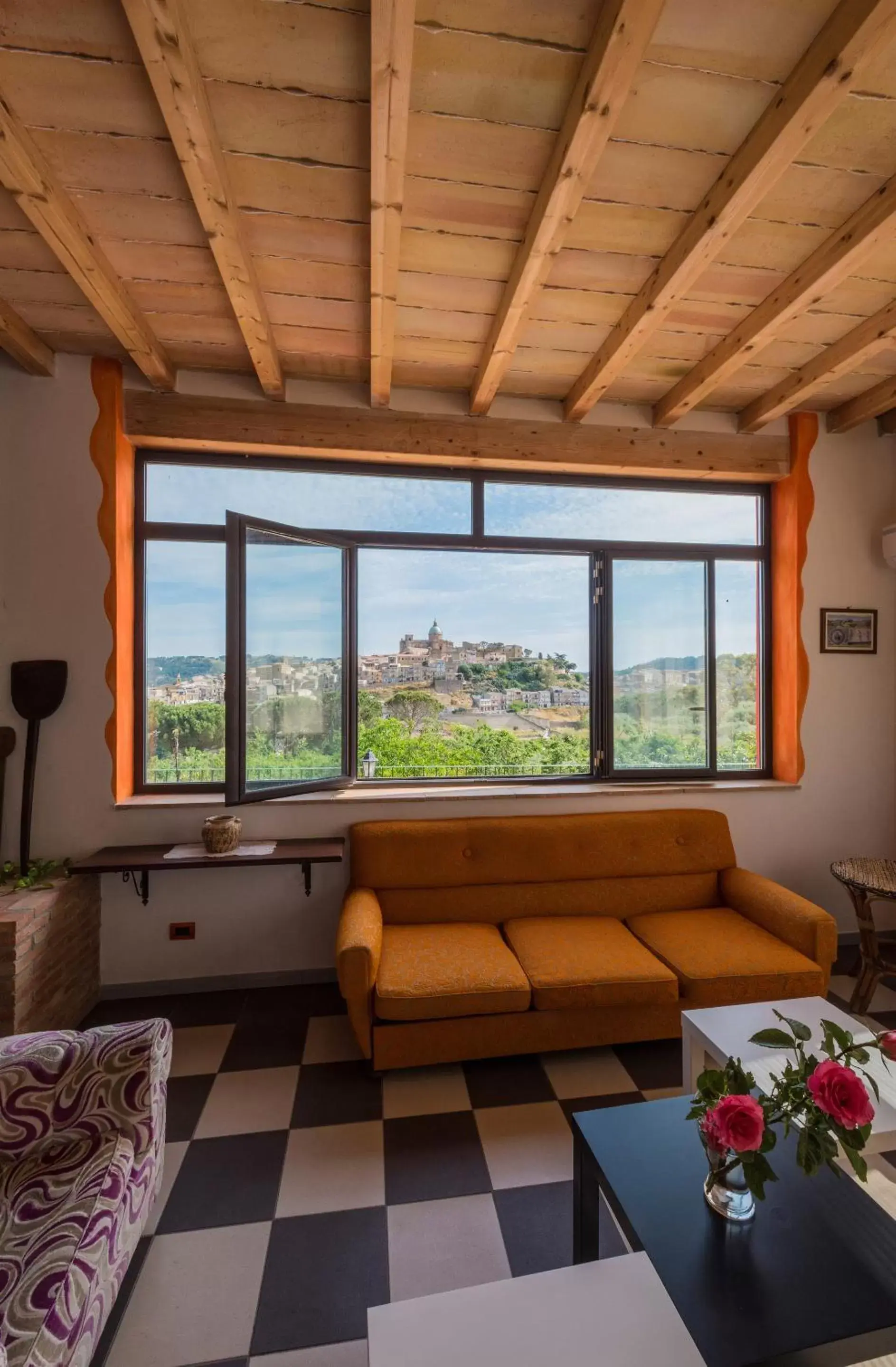 Communal lounge/ TV room, Seating Area in La Casa Rossa Country House