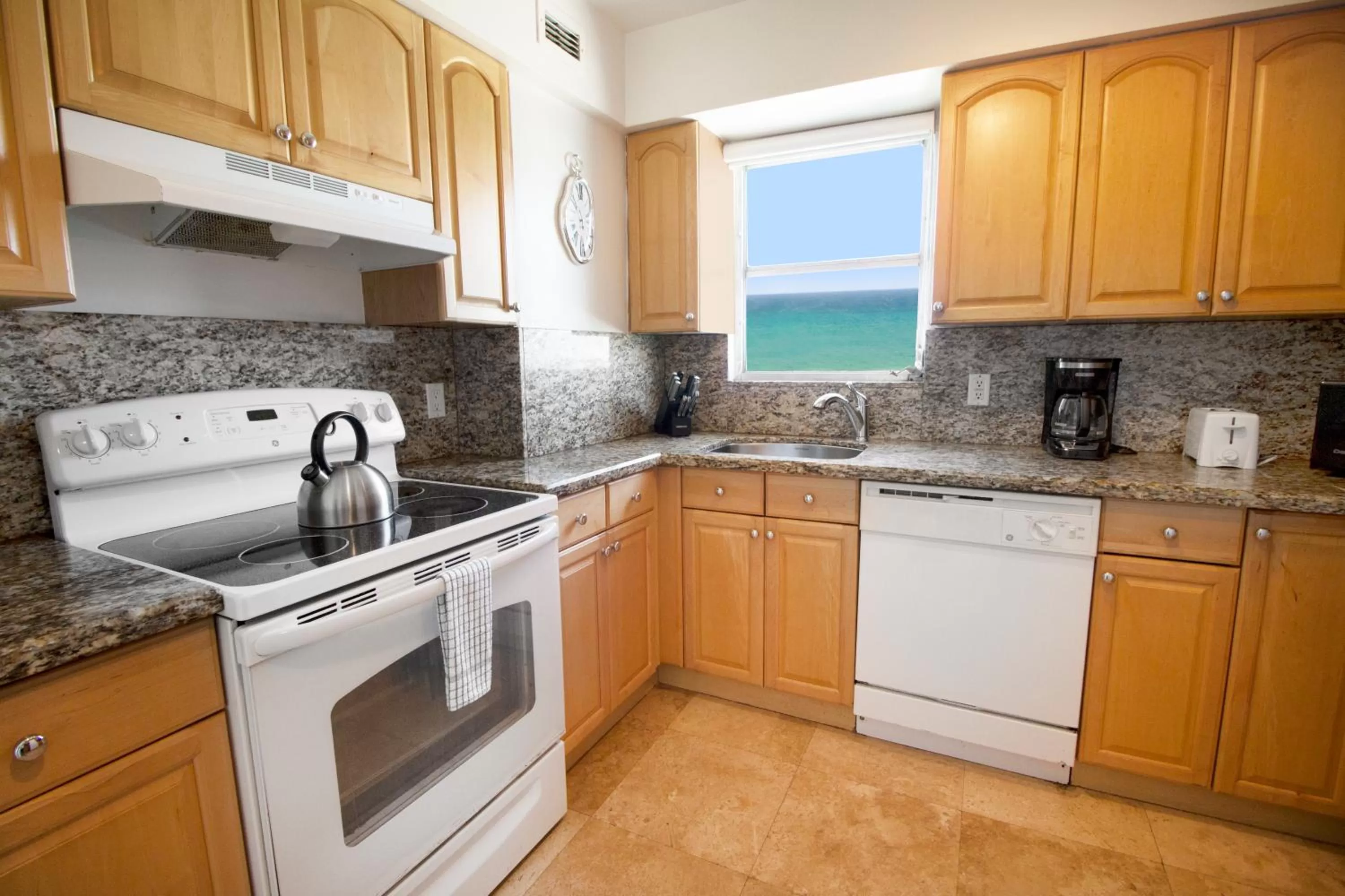 Kitchen or kitchenette in Seacoast Suites on Miami Beach