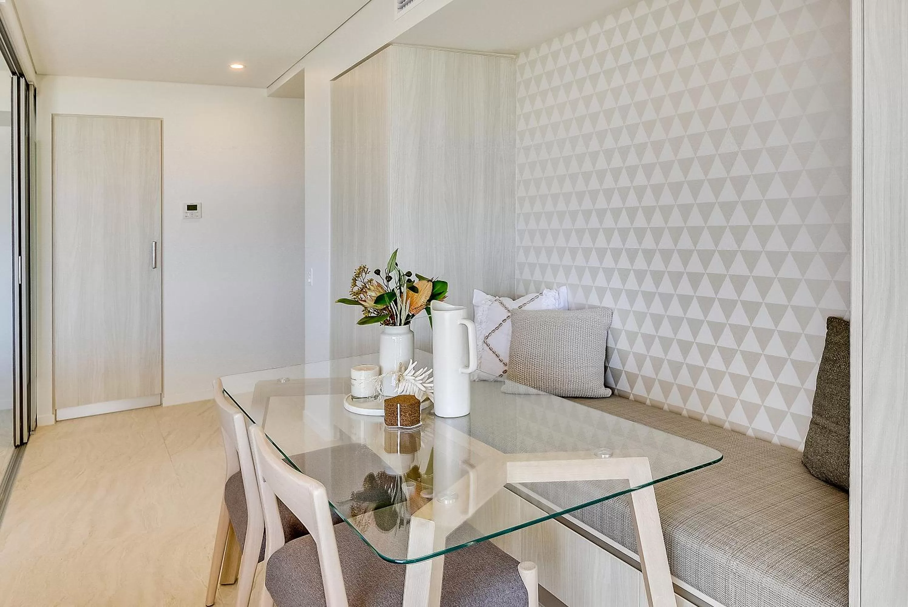 Dining area in Breeze Mooloolaba, Ascend Hotel Collection