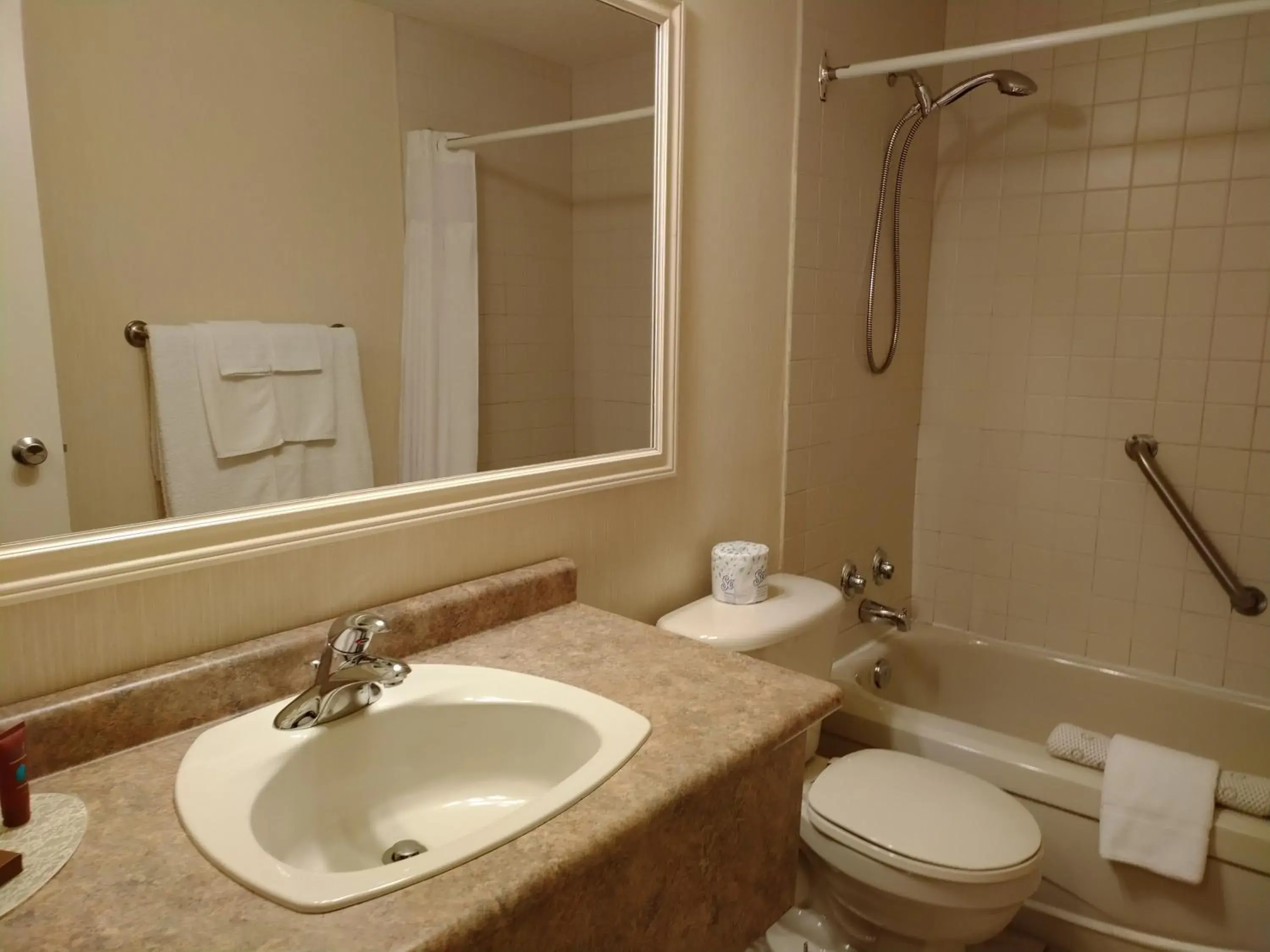 Shower, Bathroom in Royal Harbour Resort