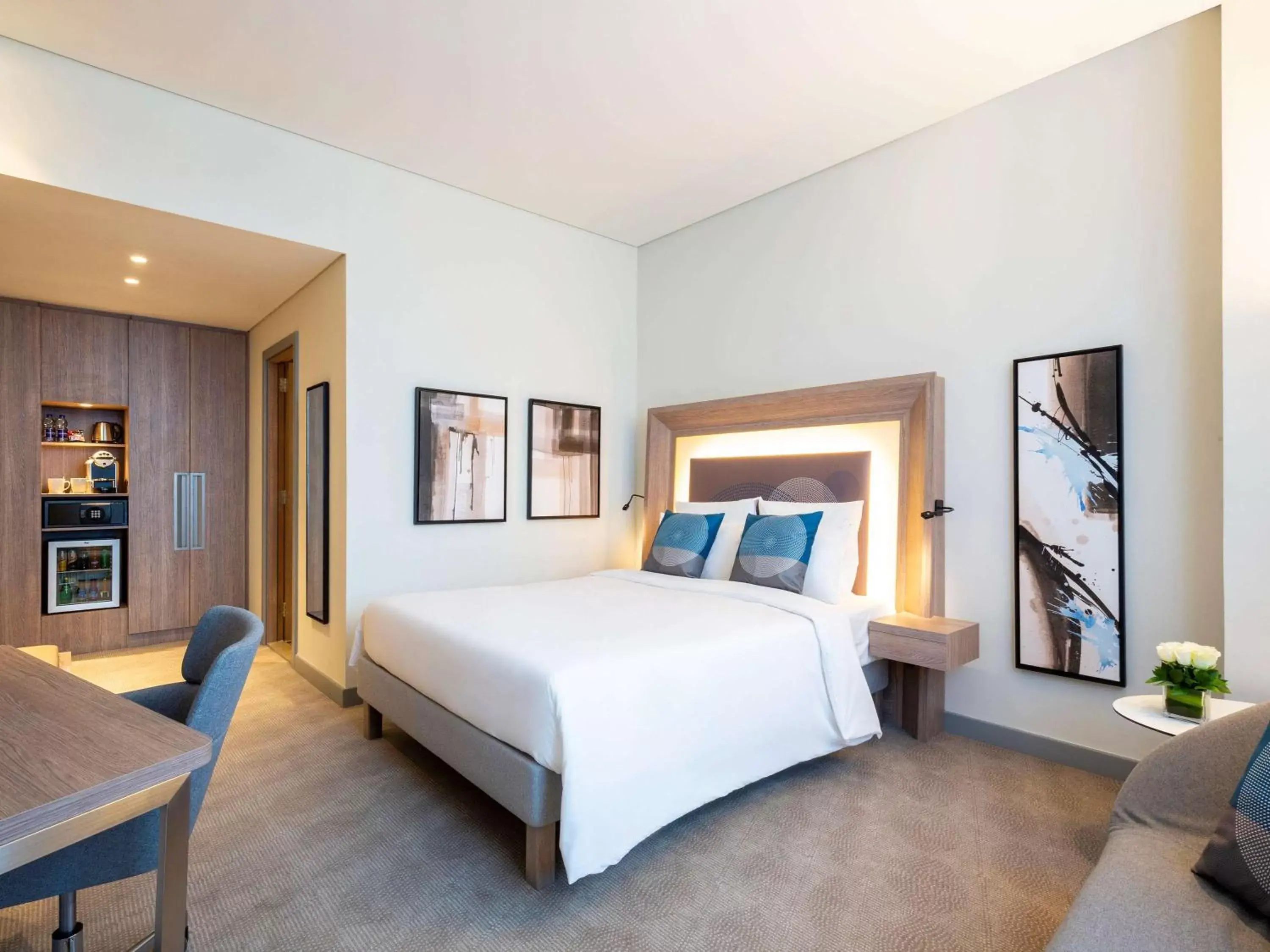 Photo of the whole room, Bed in Novotel Bur Dubai - Healthcare City