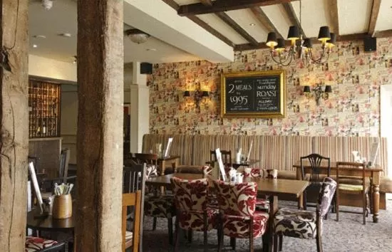 Restaurant/places to eat in Raven Hotel by Greene King Inns