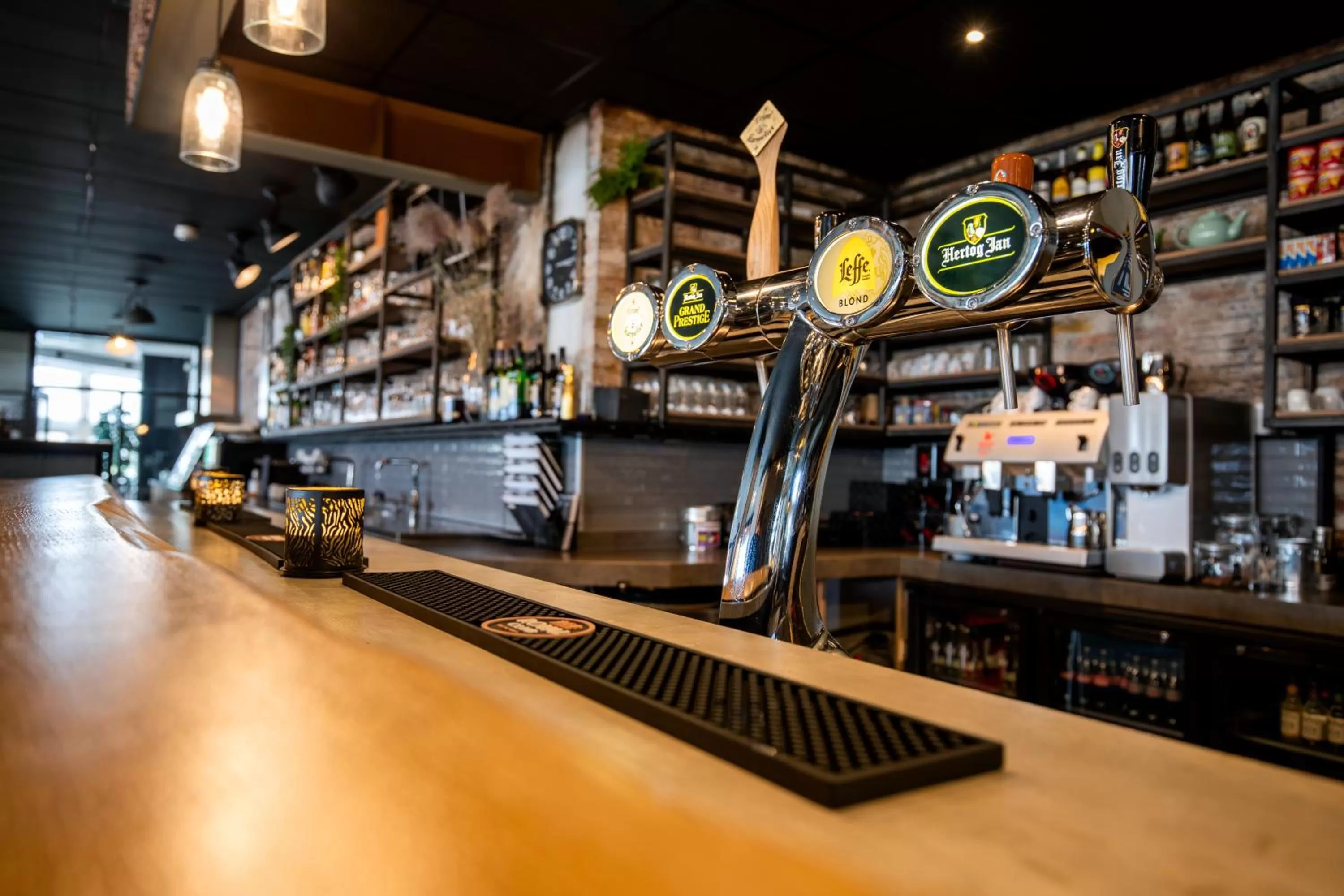 Restaurant/places to eat in Eurohotel