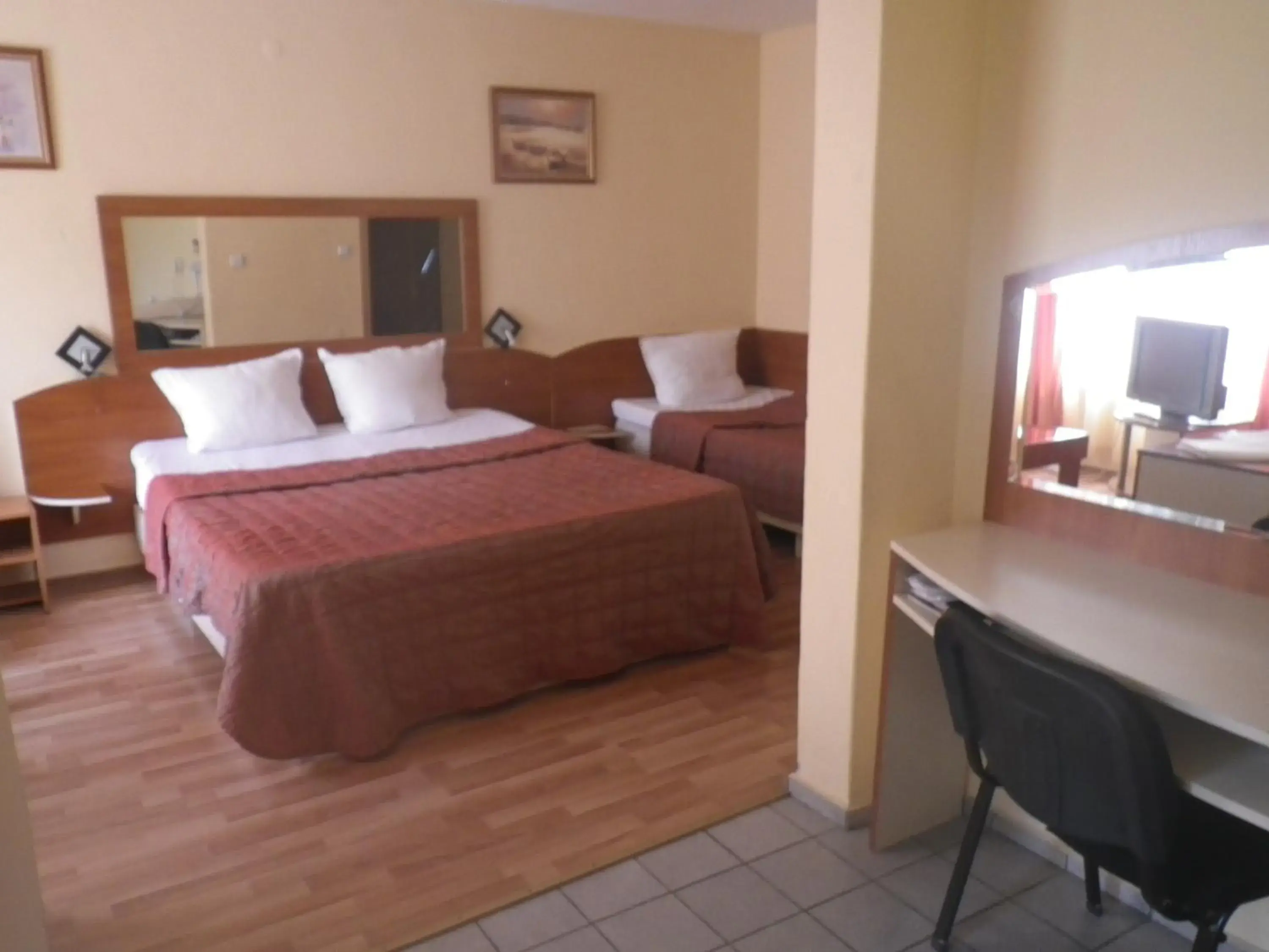 Photo of the whole room, Bed in Hotel Palitra