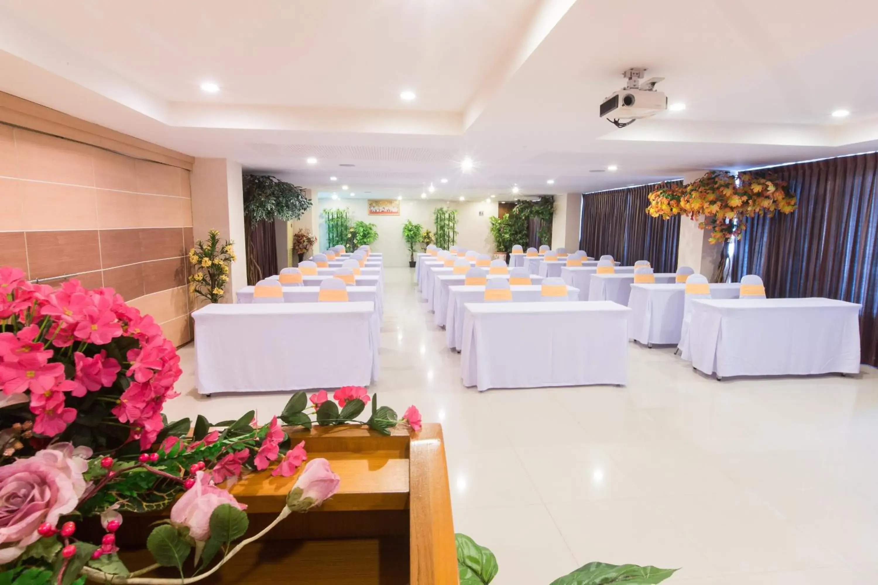 Business facilities, Banquet Facilities in Three Seasons Place