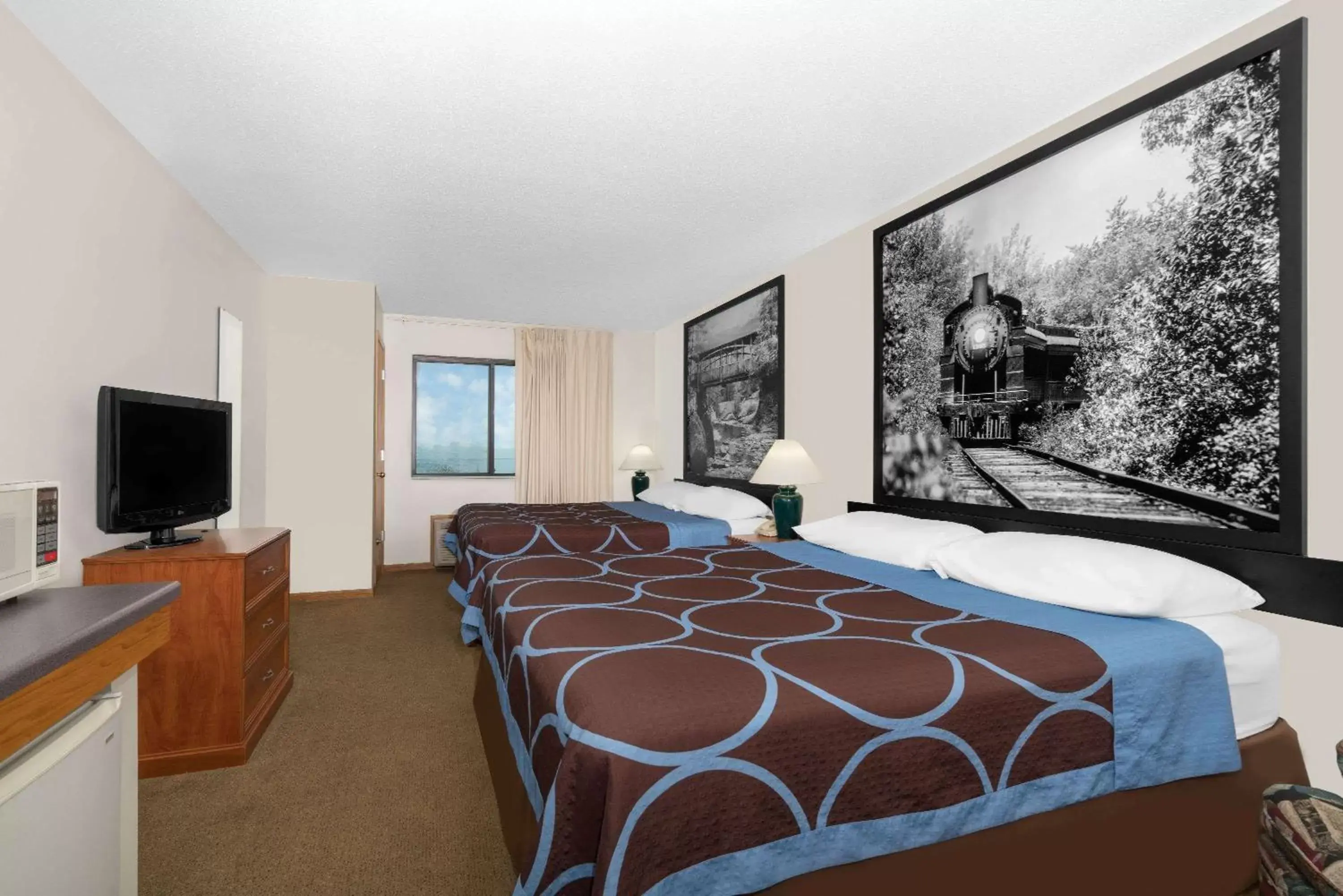 Photo of the whole room, Bed in Super 8 by Wyndham Sparta