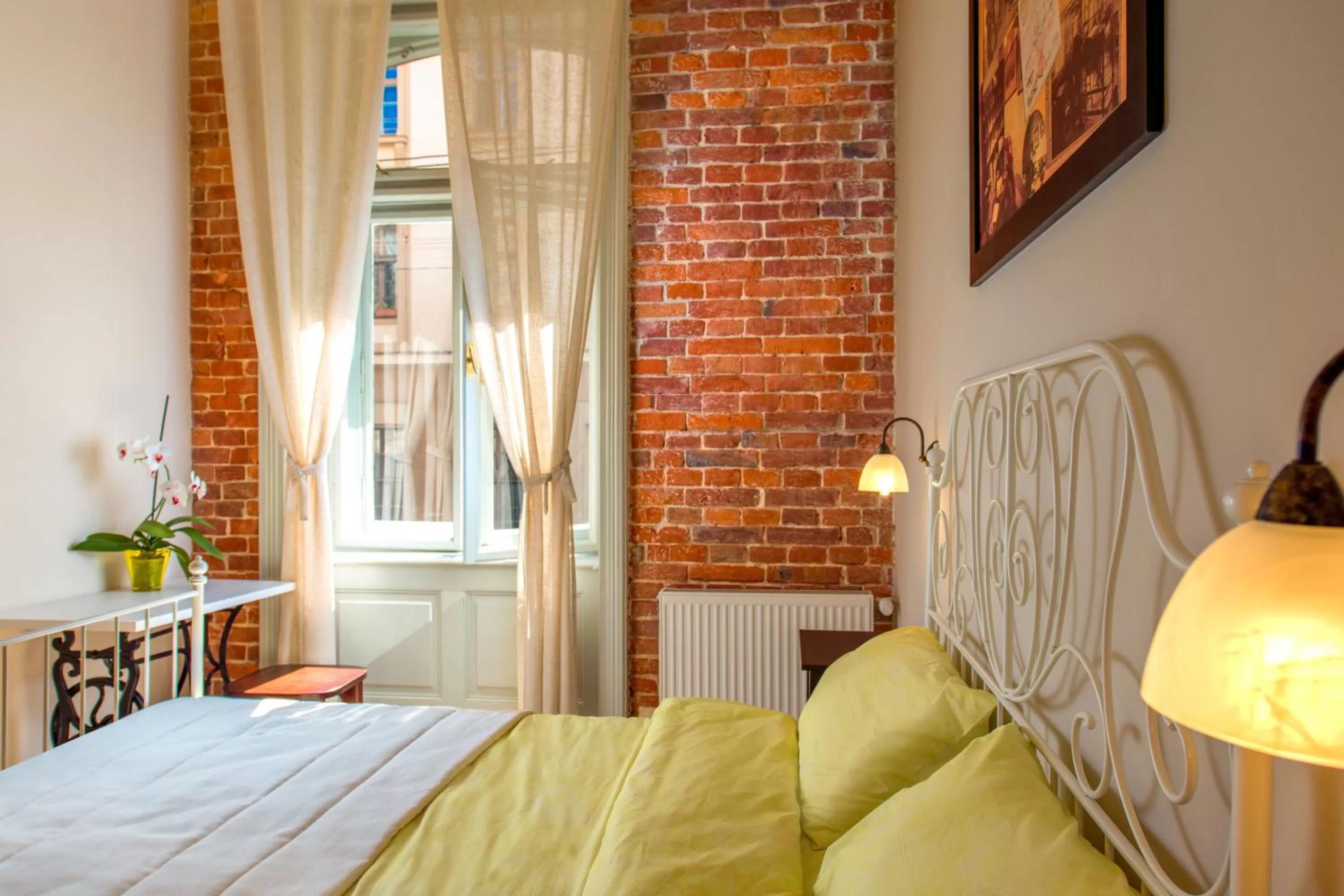 Facade/entrance, Bed in Post House Rooms