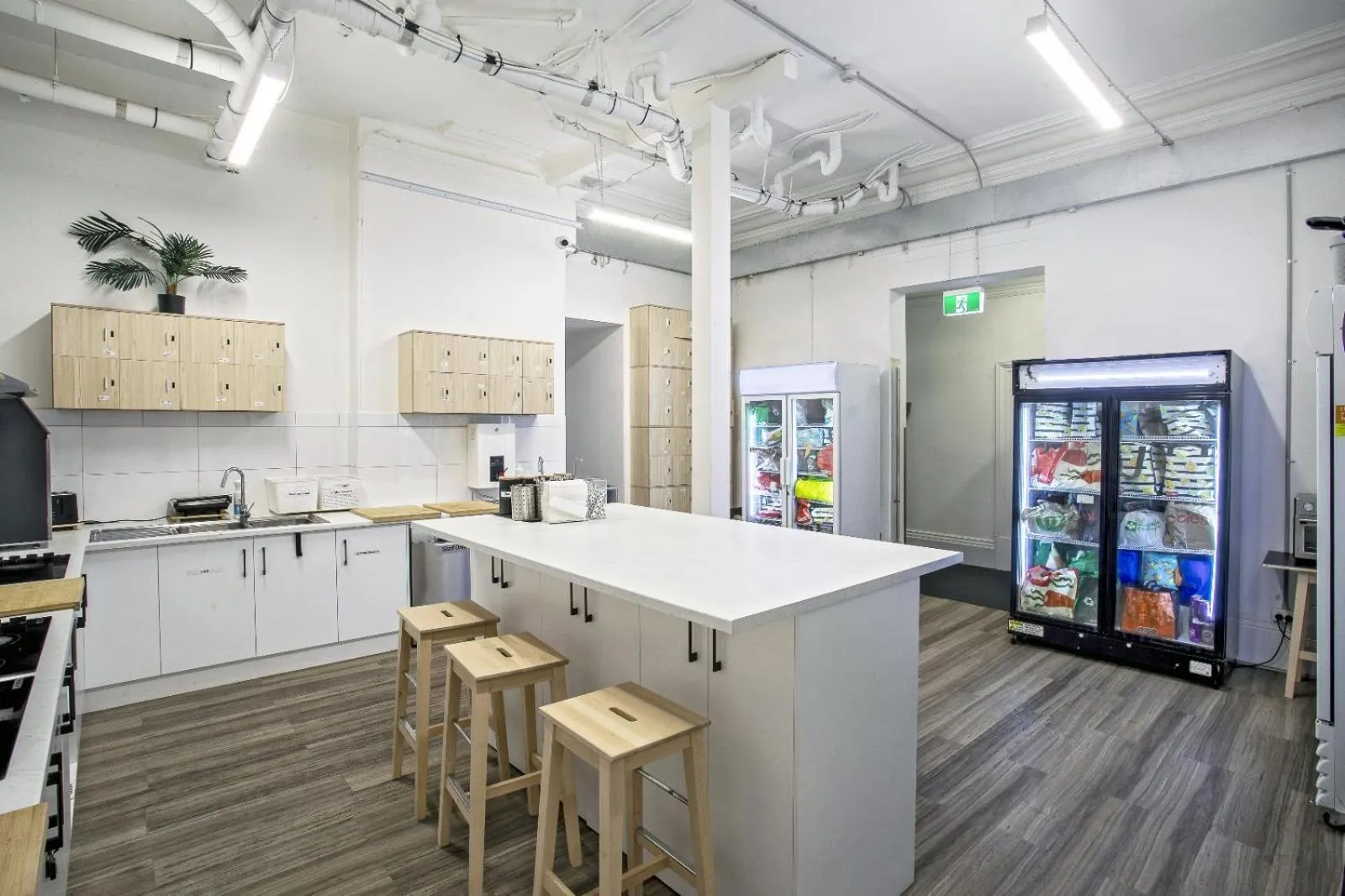 Kitchen or kitchenette in Tequila Sunrise Hostel Adelaide