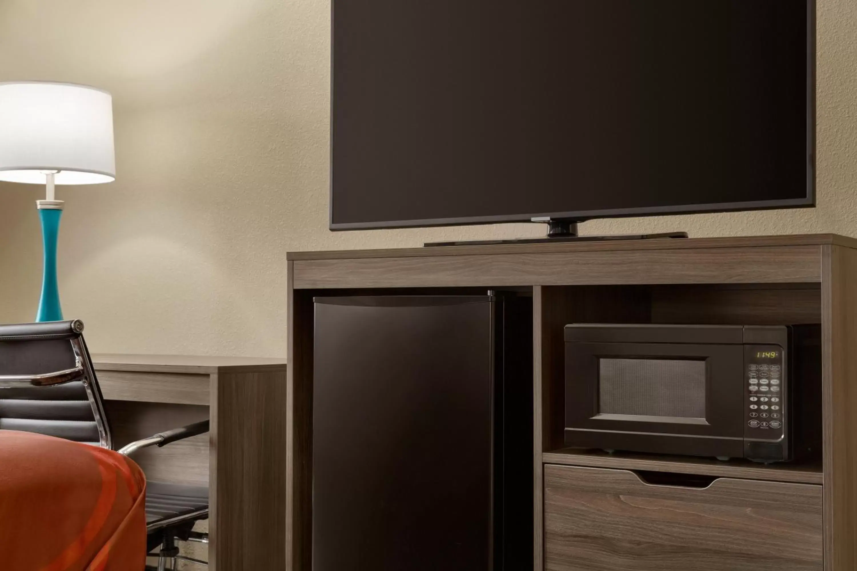 TV and multimedia, TV/Entertainment Center in Super 8 by Wyndham San Antonio Airport North