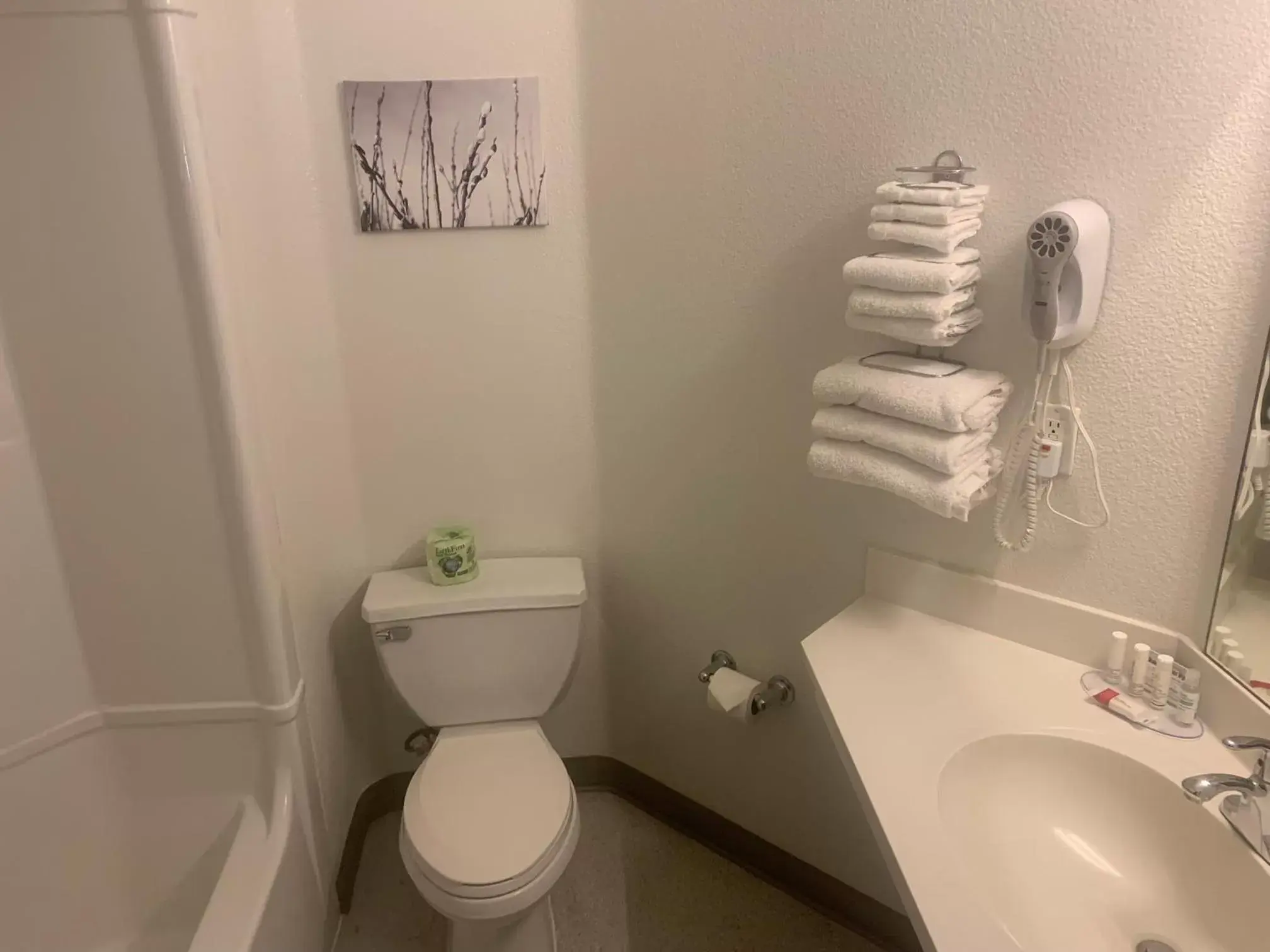 Bathroom in Quality Inn Yuba City-Marysville