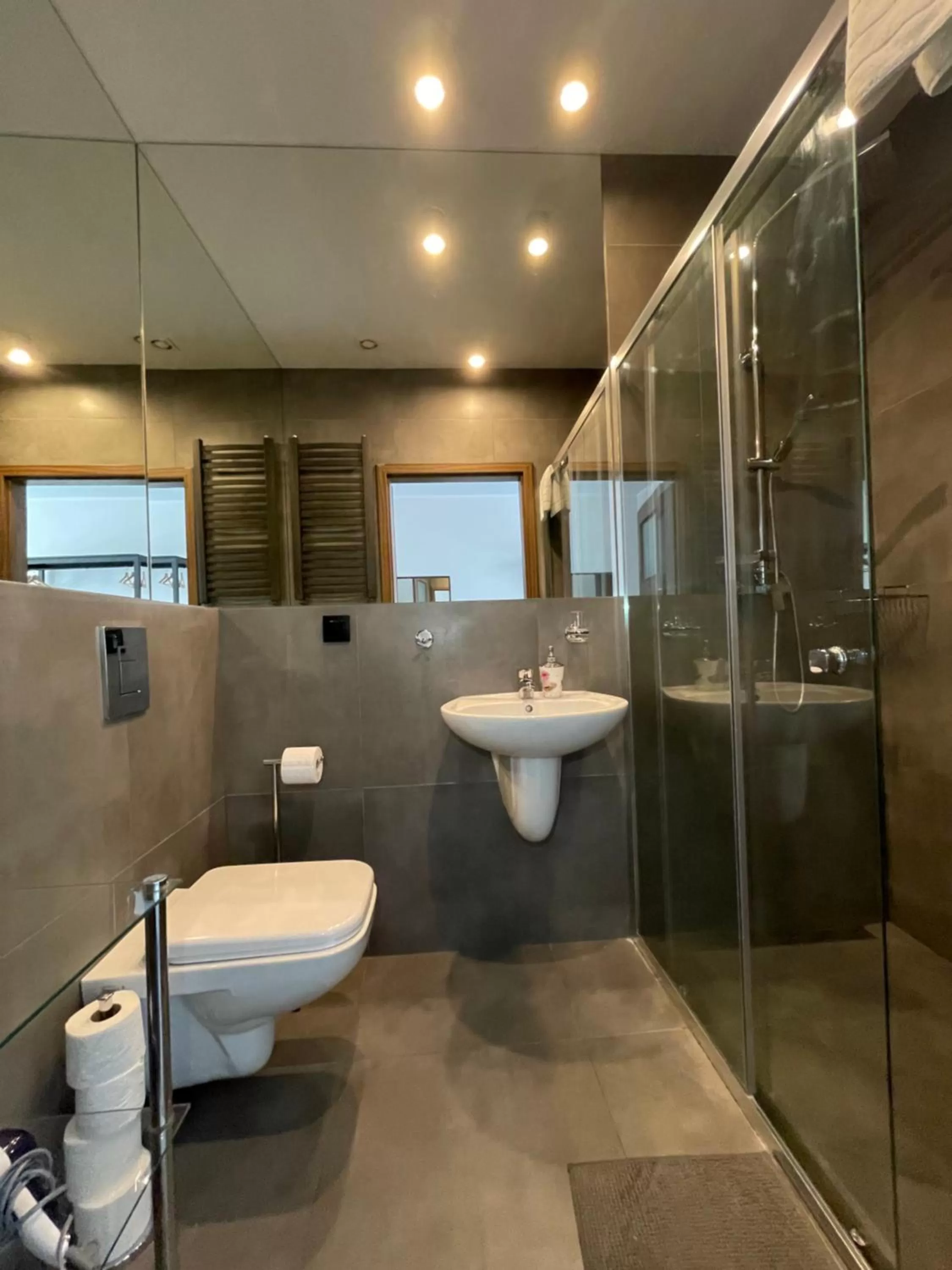 Shower, Bathroom in W Porcie