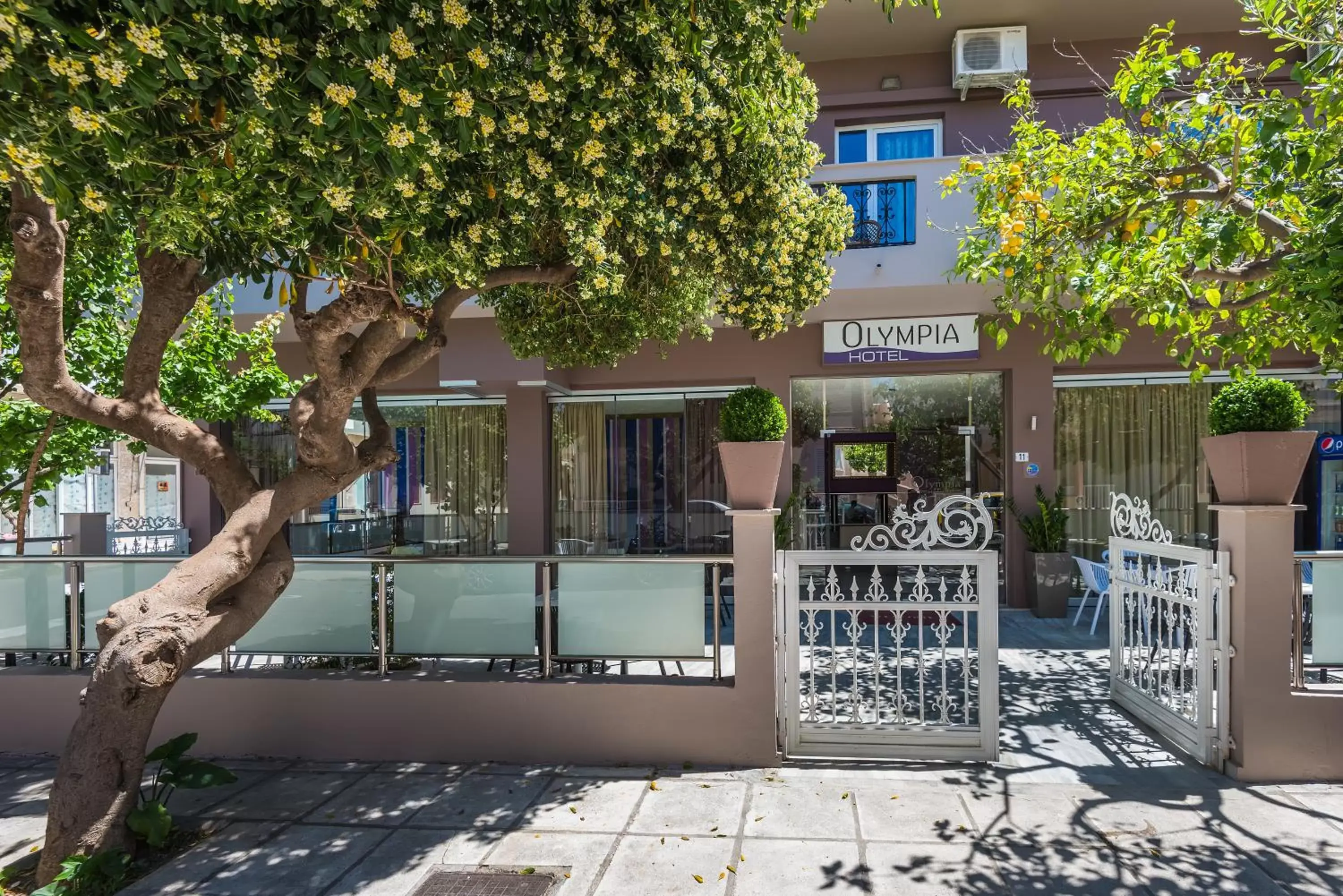 Facade/entrance, Property Building in Olympia Hotel