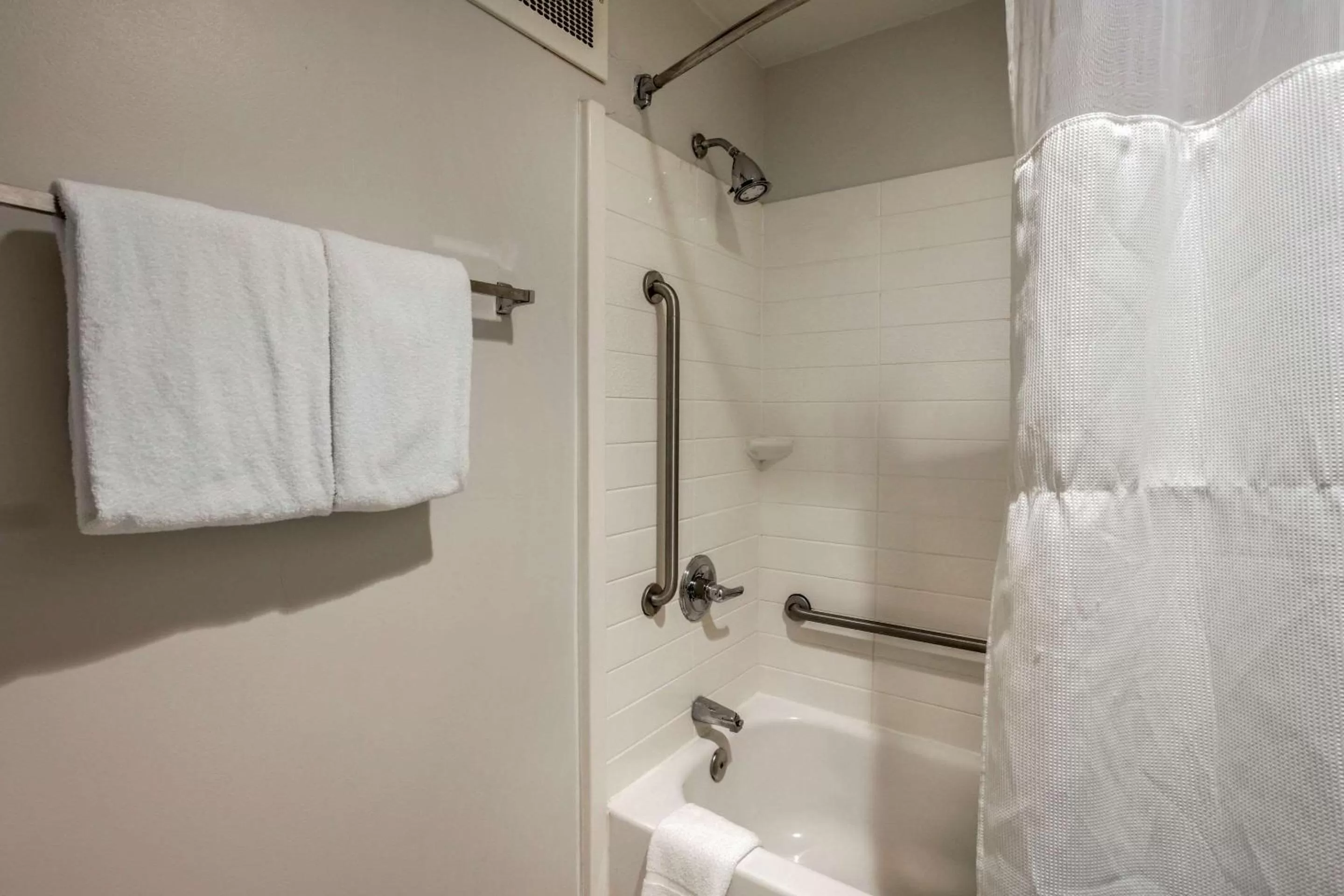 Bedroom in Comfort Inn & Suites Mt Laurel-Philadelphia