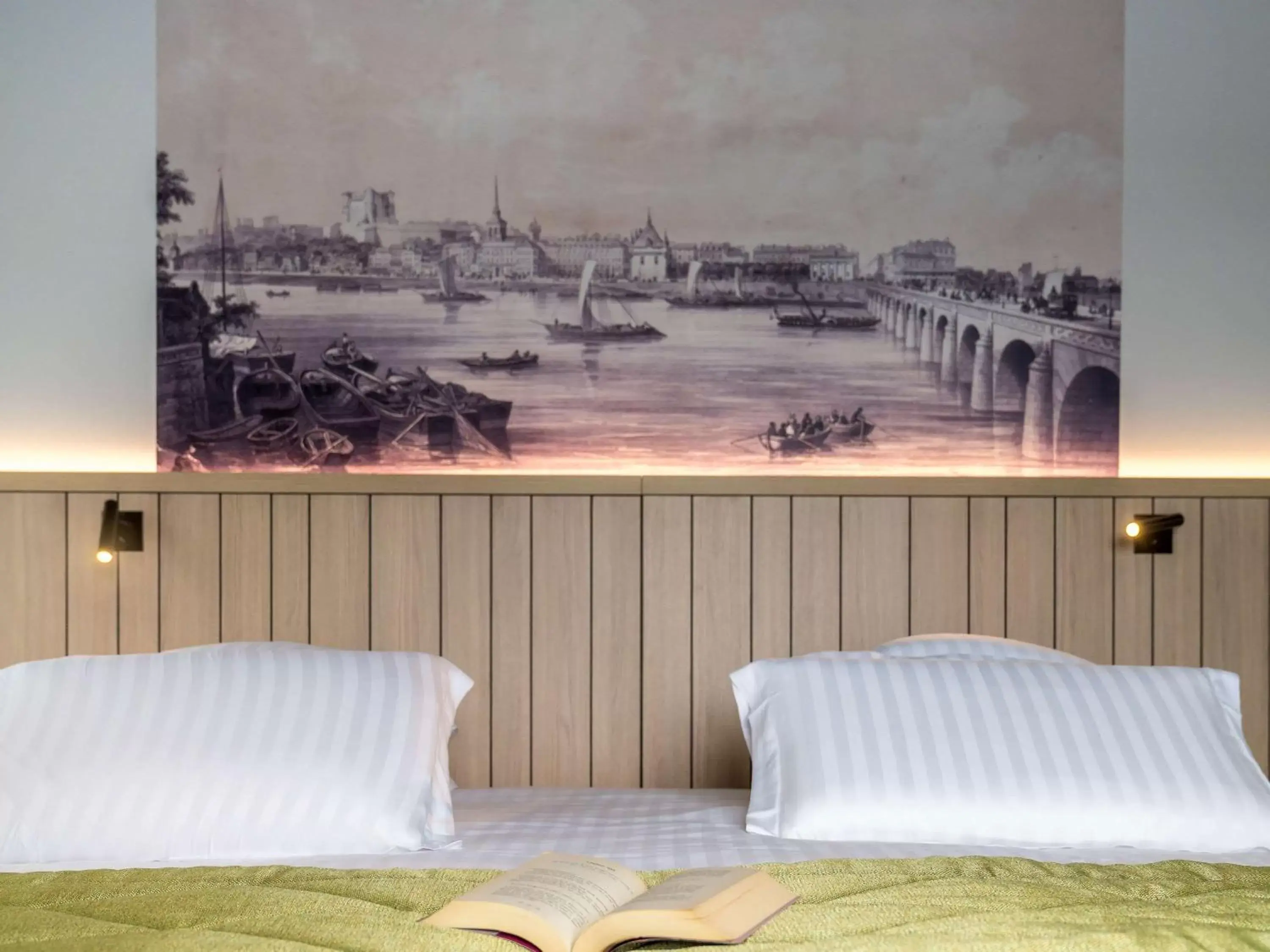 Bedroom in Mercure Bords de Loire Saumur