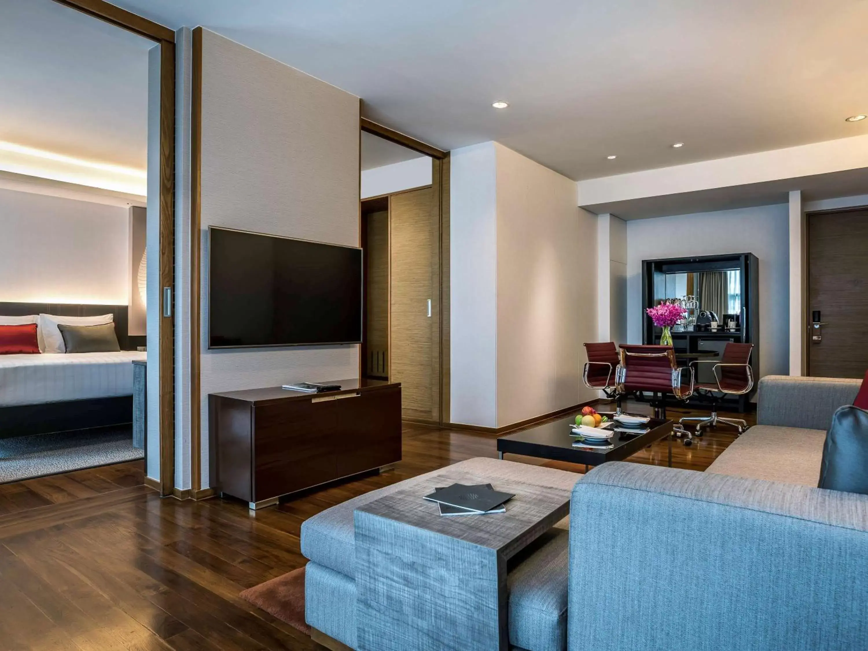 Photo of the whole room, TV/Entertainment Center in Pullman Bangkok King Power