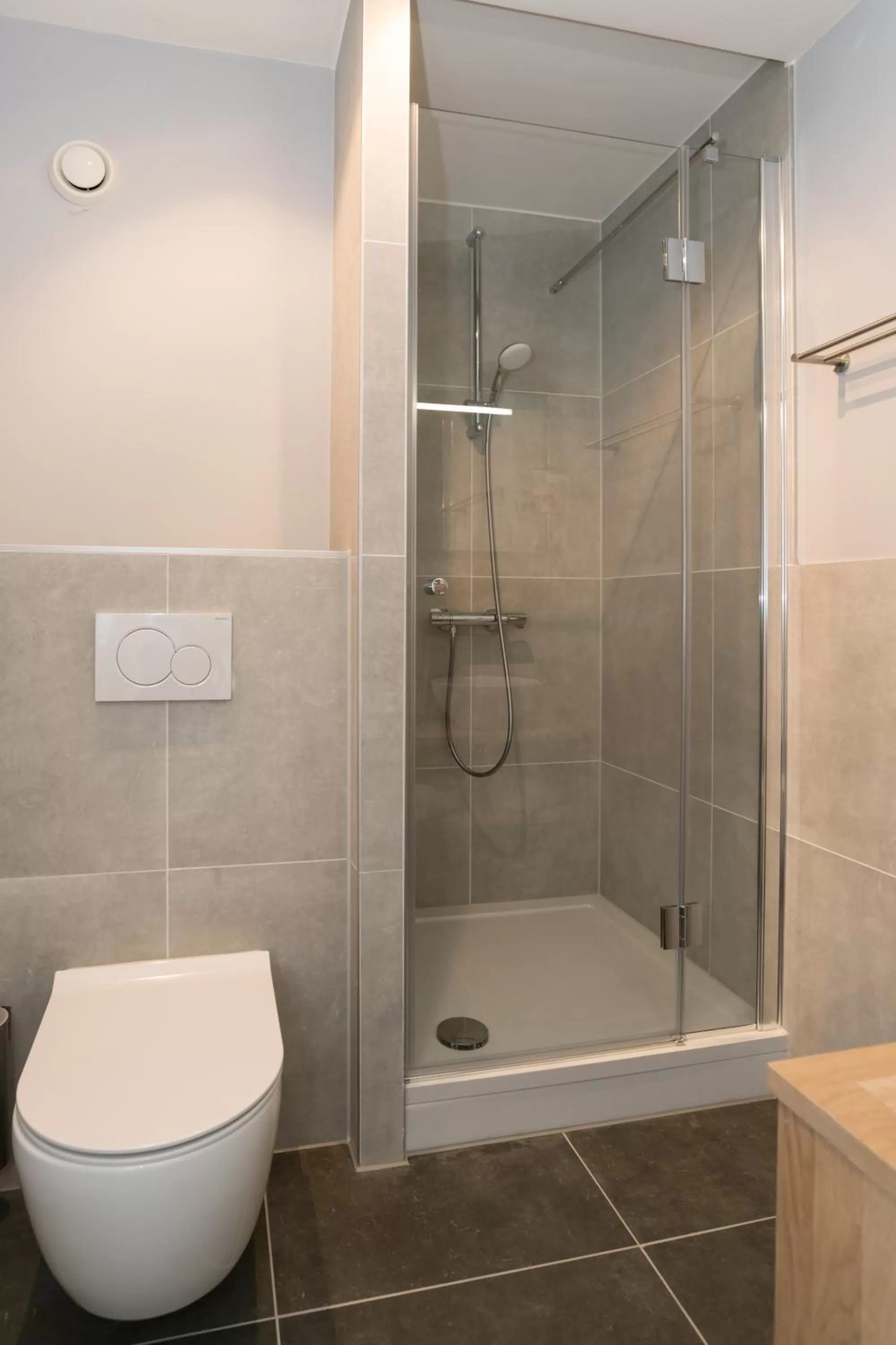 Bathroom in Hof van Holland Hotel