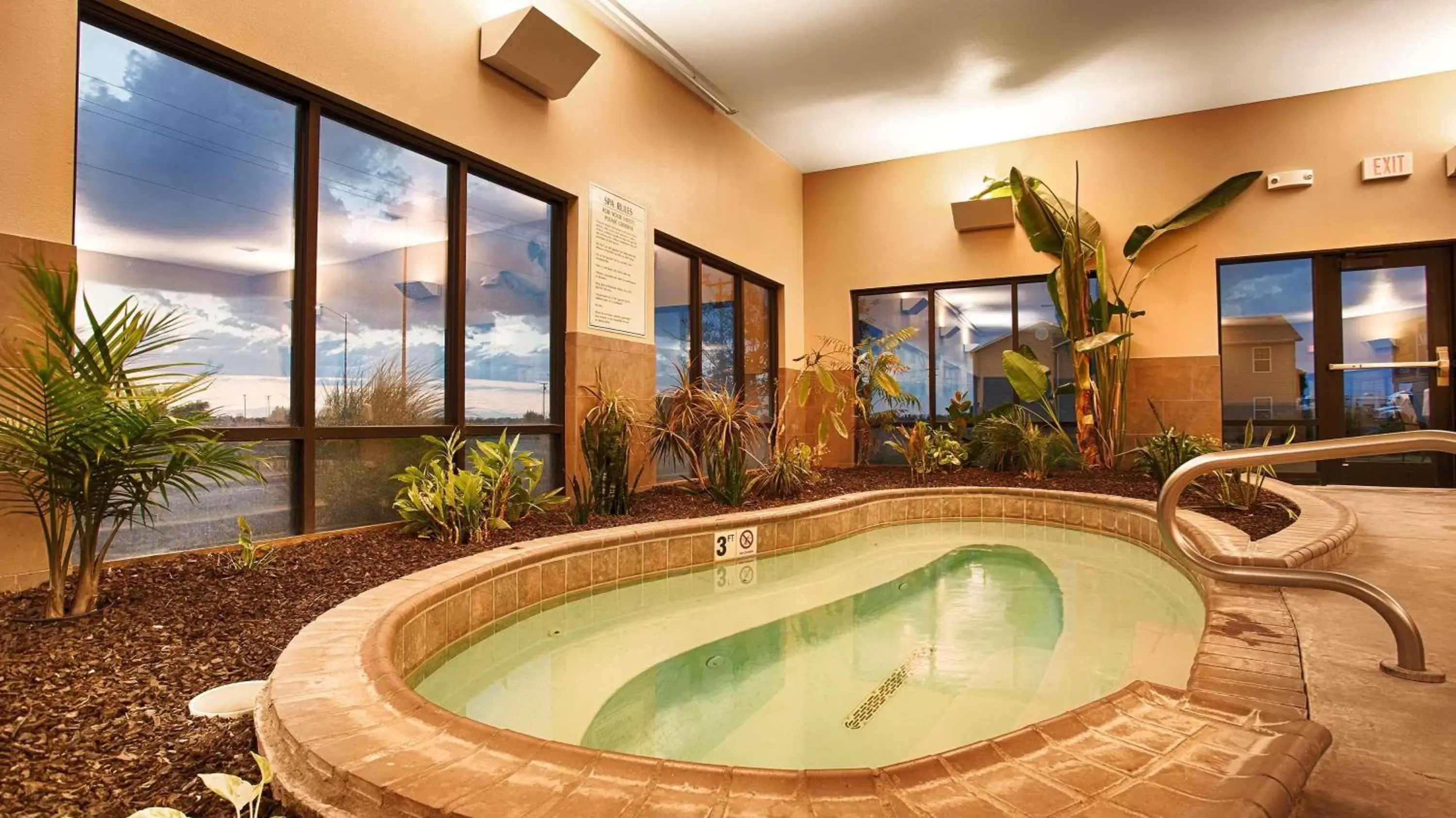 On site, Swimming Pool in Best Western Plus Night Watchman Inn & Suites