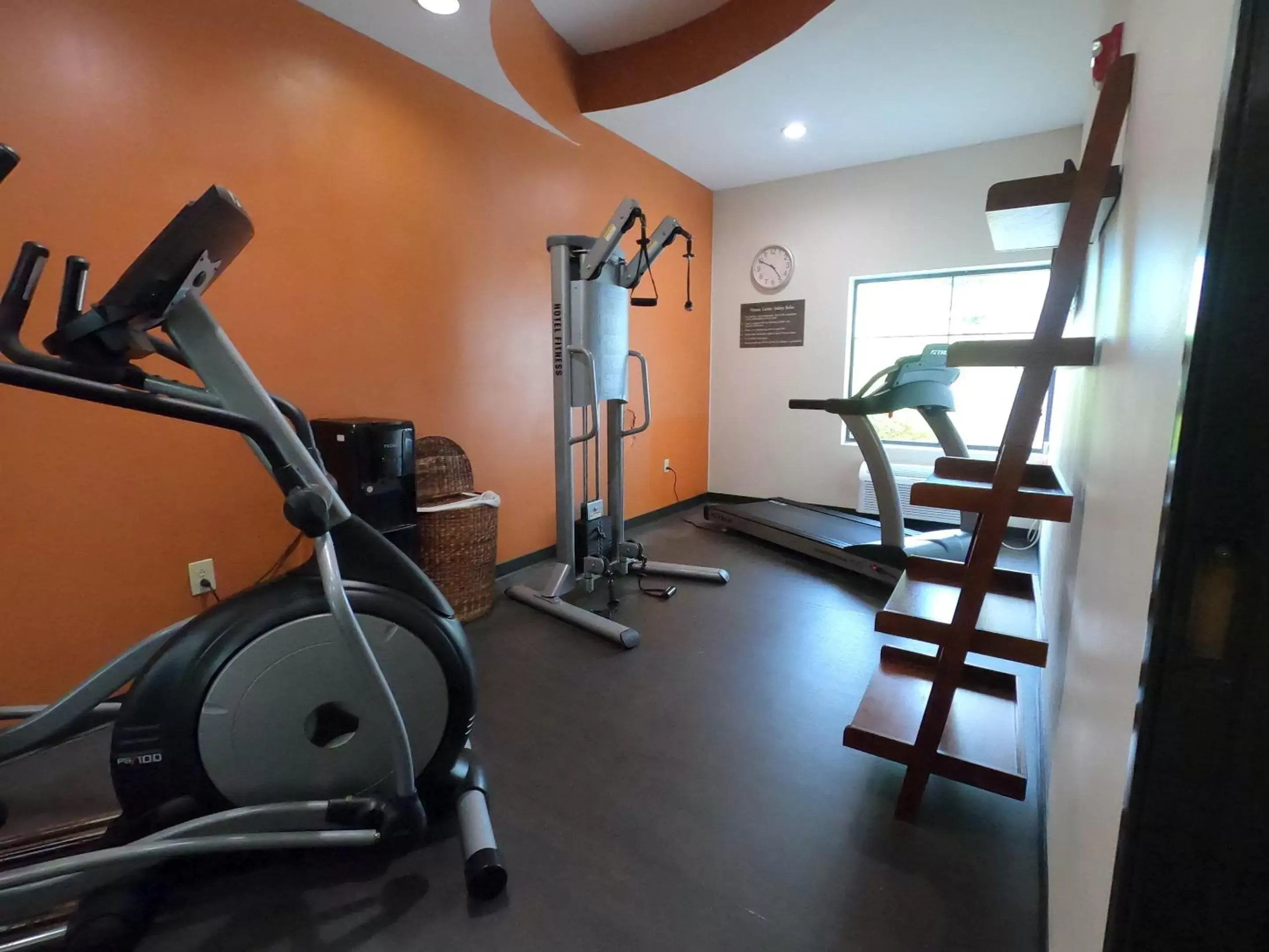 Fitness centre/facilities, Fitness Center/Facilities in HomeTowne Studios & Suites Washington