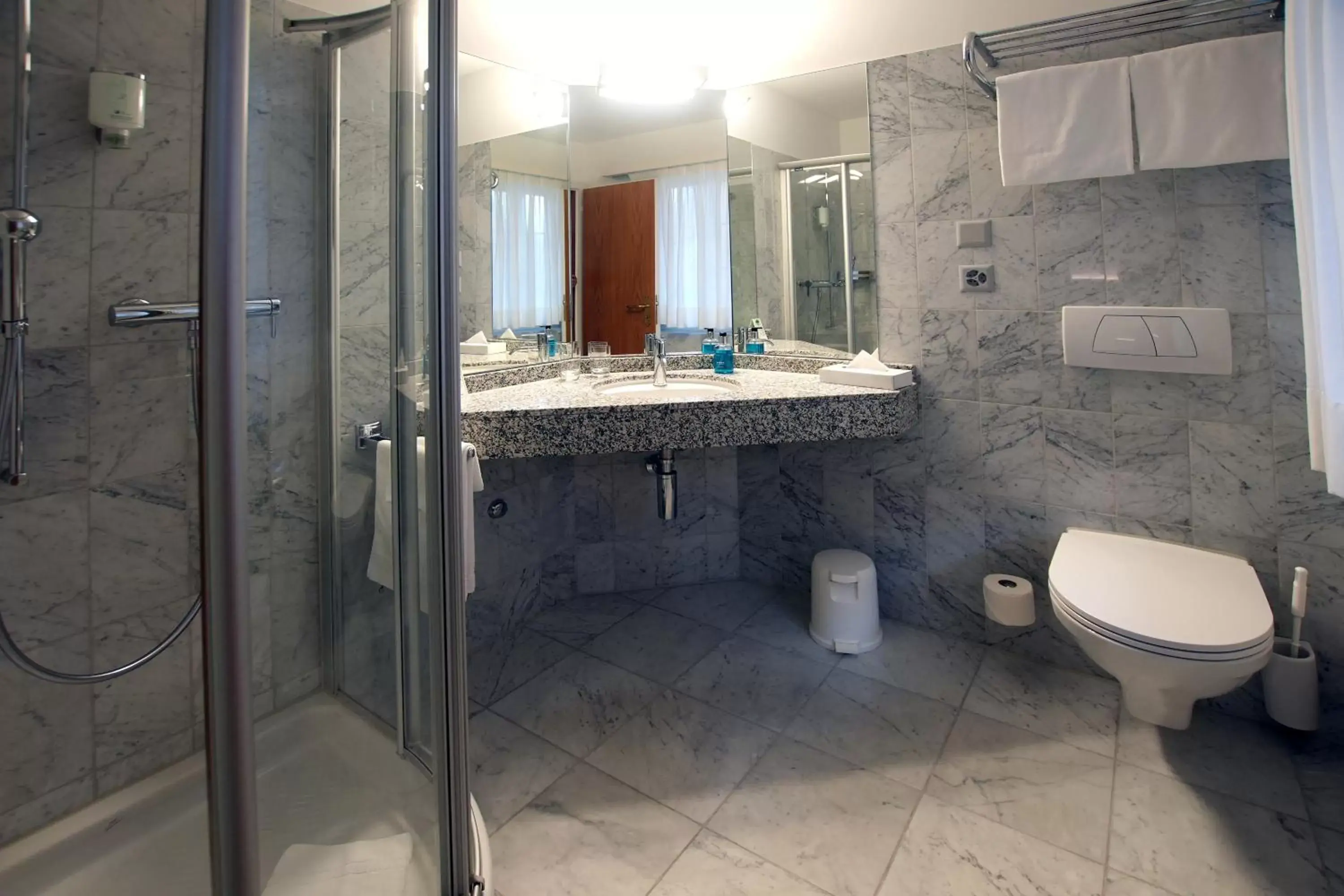 Bathroom in Hotel-Restaurant Löwen