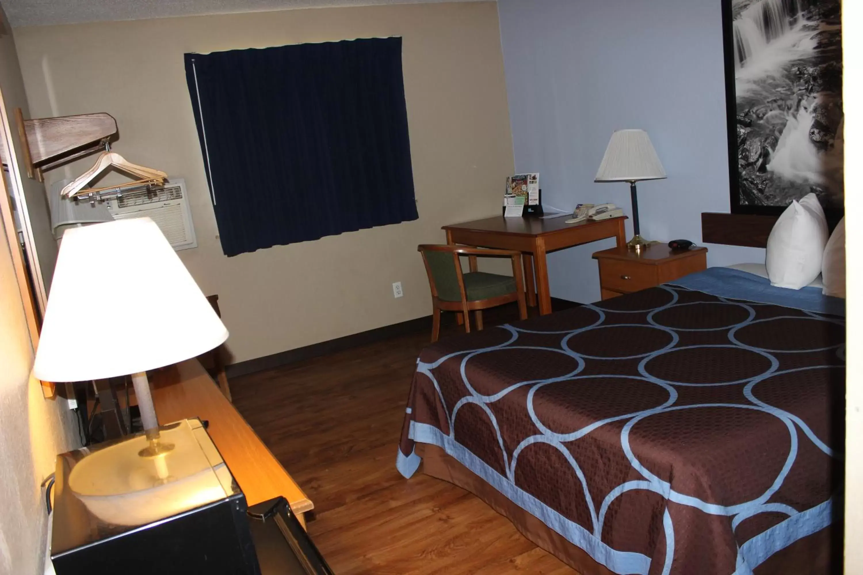 Bed in Super 8 by Wyndham Stroudsburg