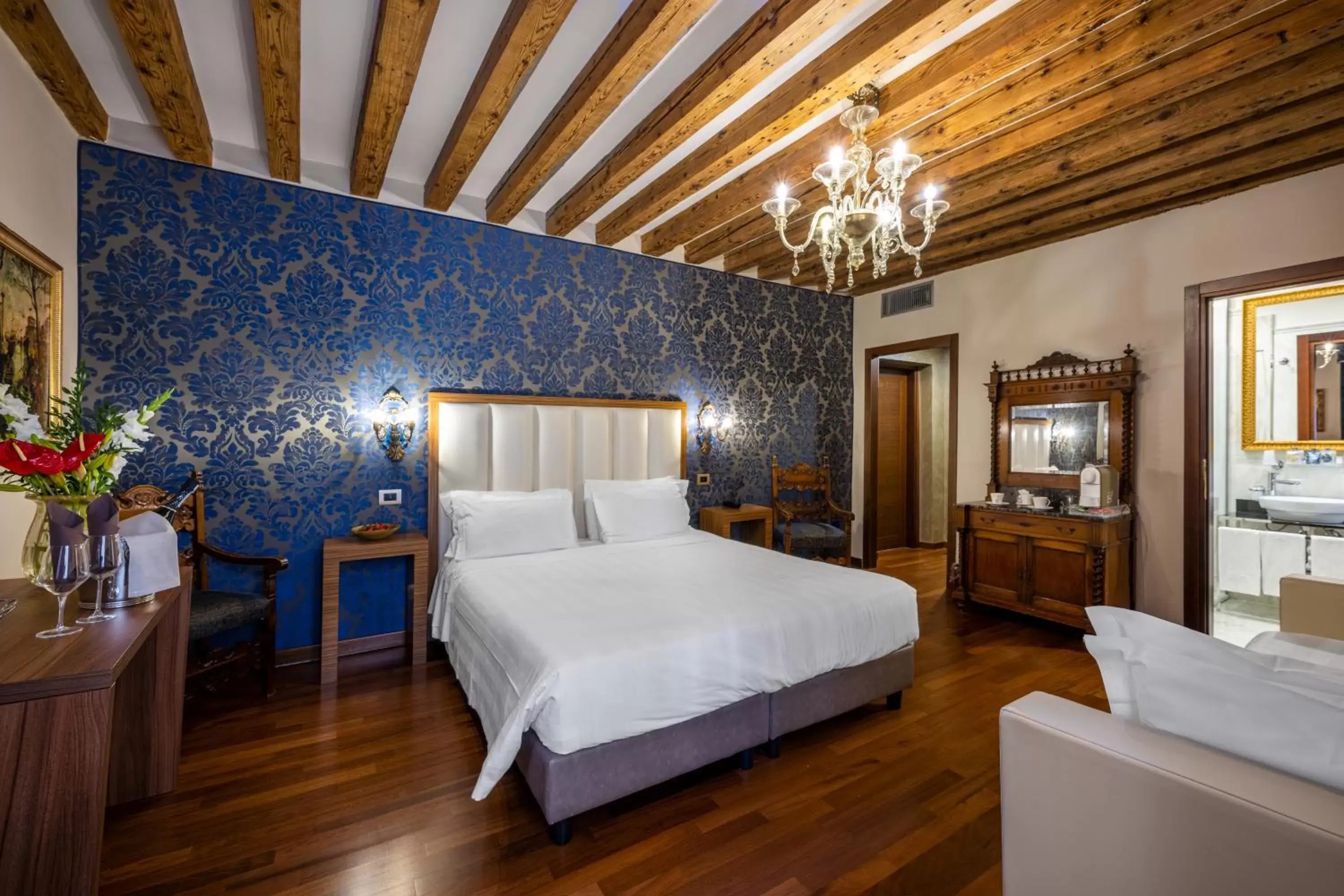 Bedroom, Bed in Palazzo San Lorenzo