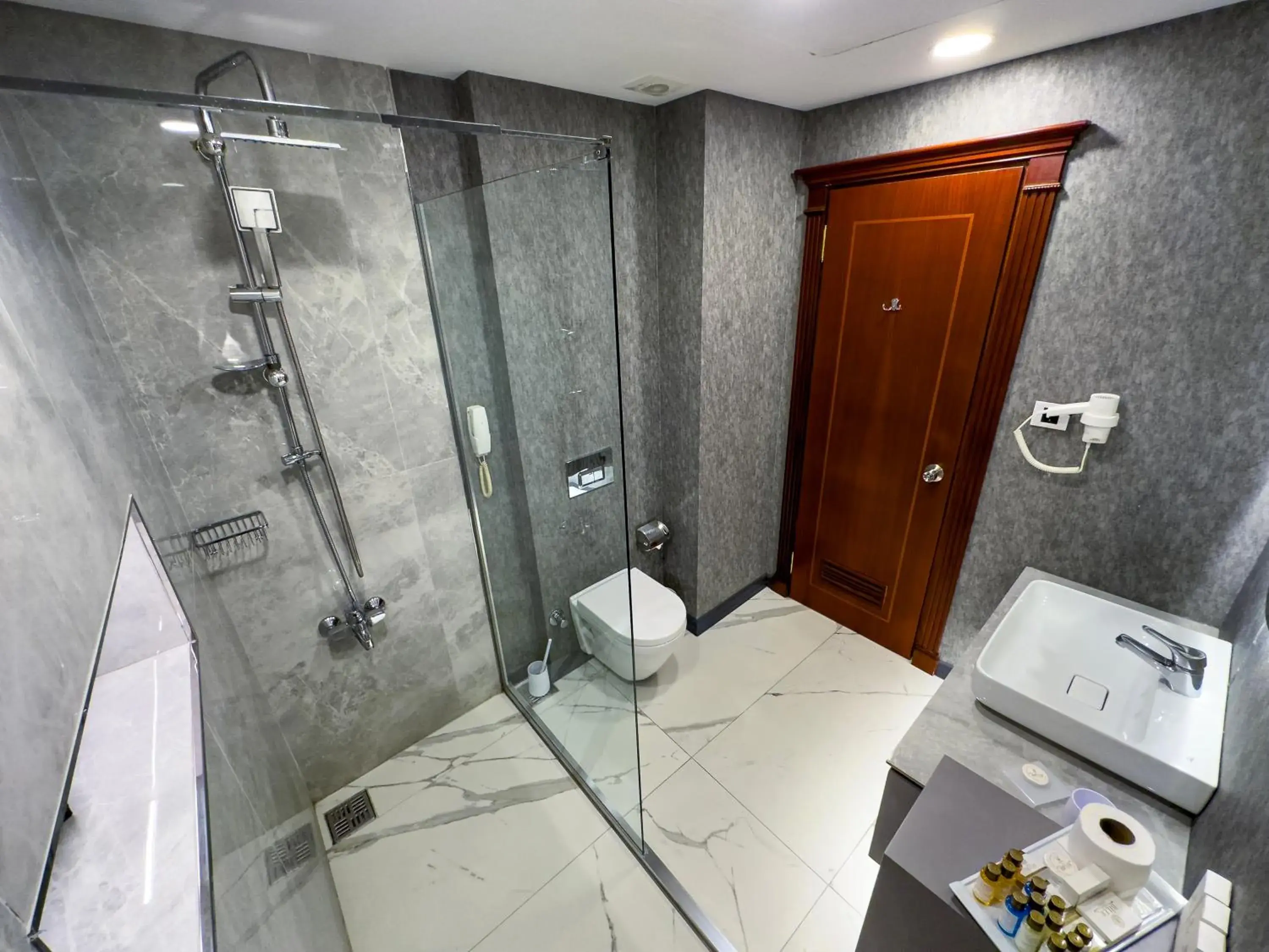 Bathroom in Bilek Istanbul Hotel