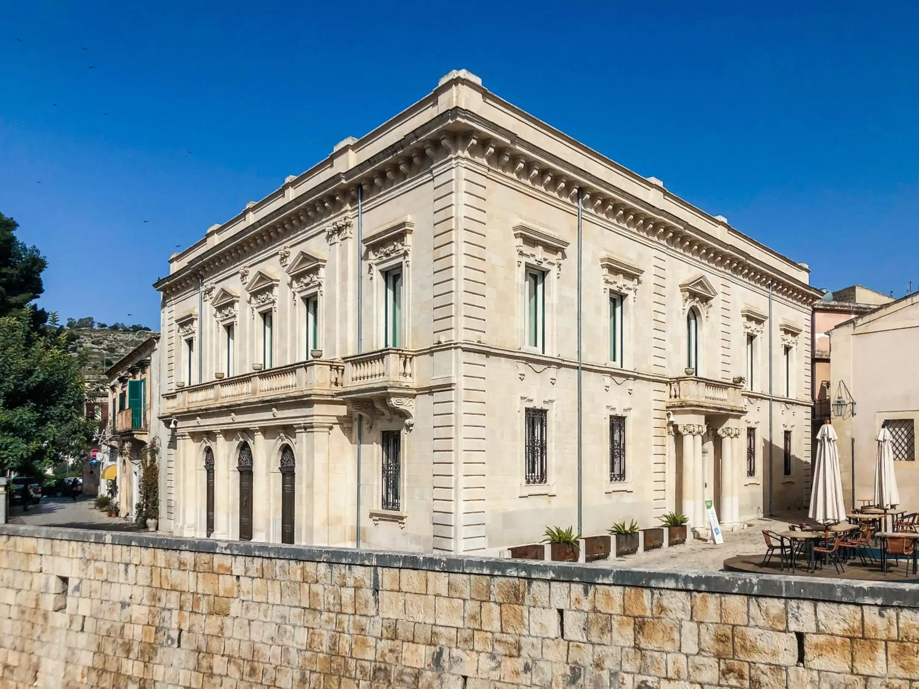 Property Building in Palazzo Favacchio - Patanè