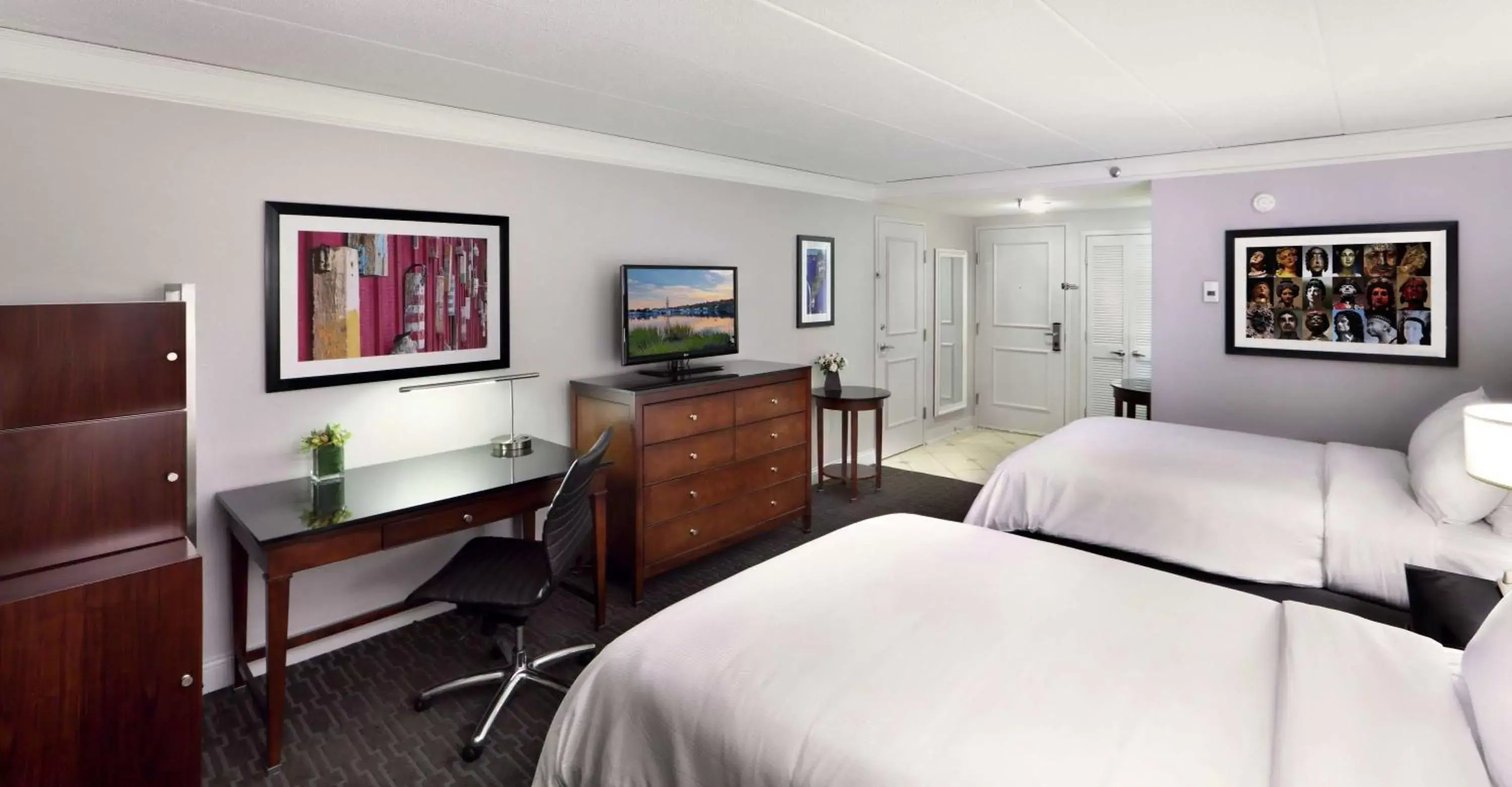 Bedroom in Hilton Mystic