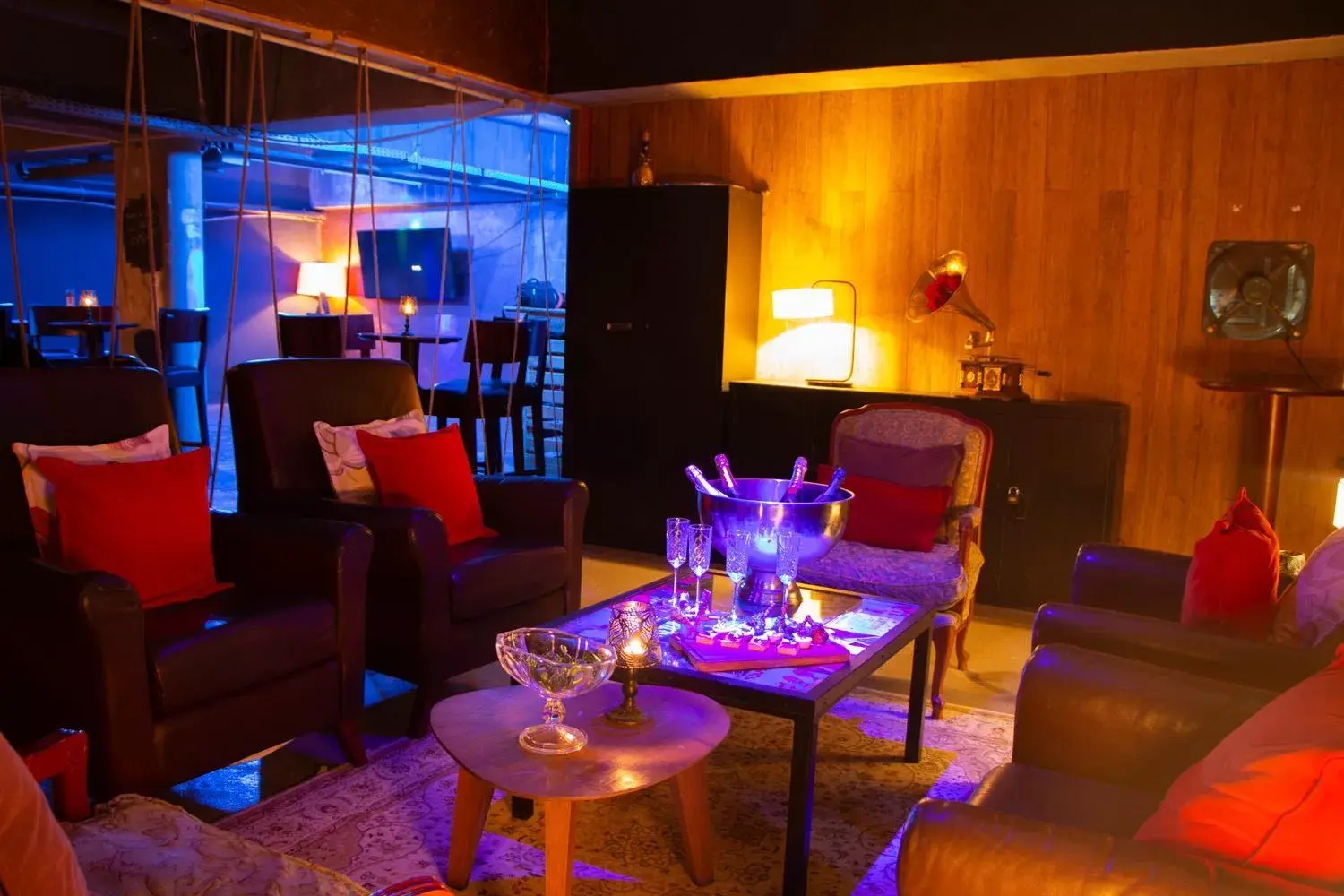 Nightclub / DJ, Restaurant/Places to Eat in The Address Boutique Hotel