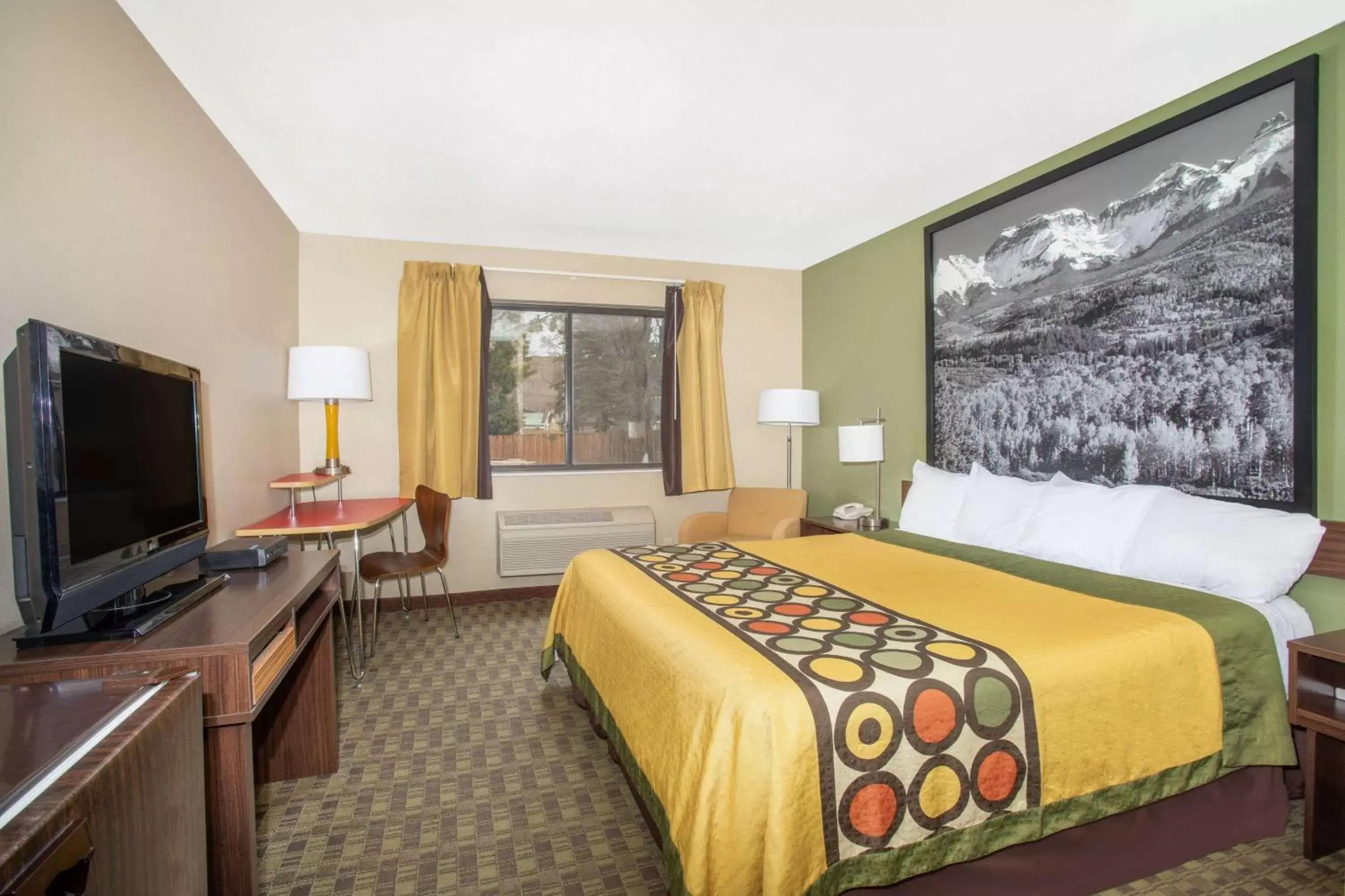 Photo of the whole room, Bed in Super 8 by Wyndham Kremmling