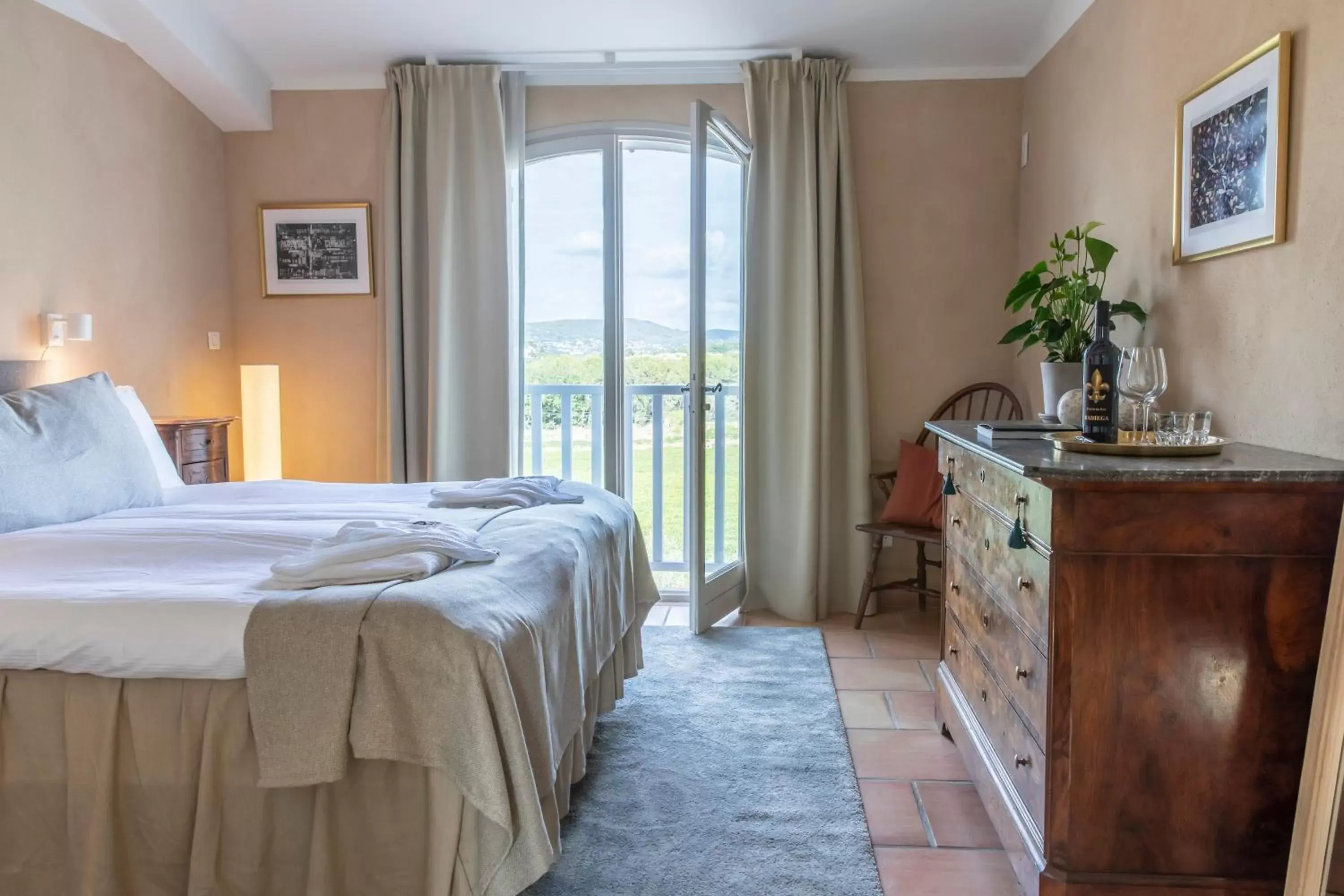 Bedroom in Domaine Rabiega - Vineyard and Boutique hotel