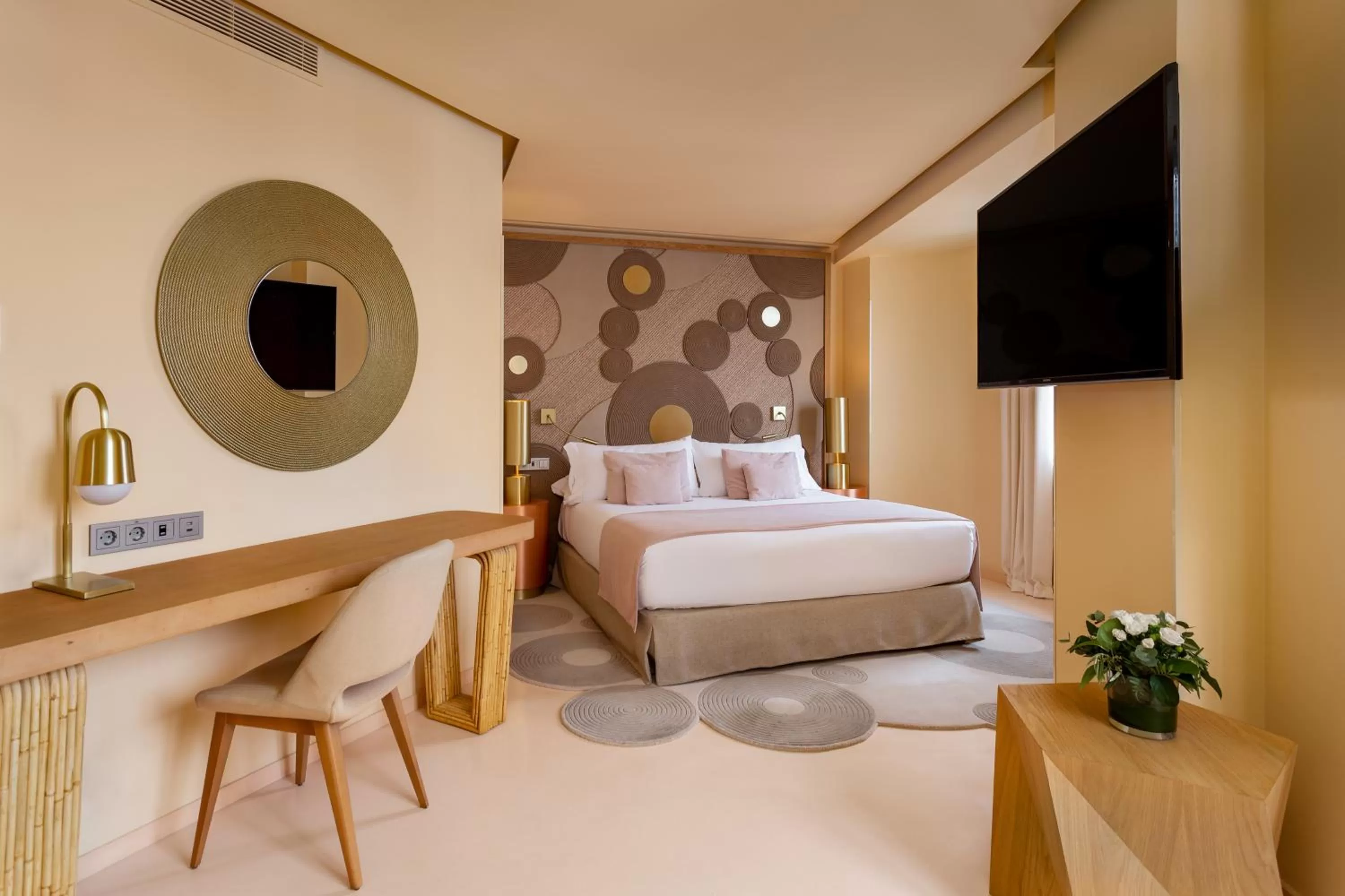 Bed in Room Mate Macarena, Madrid Gran Vía