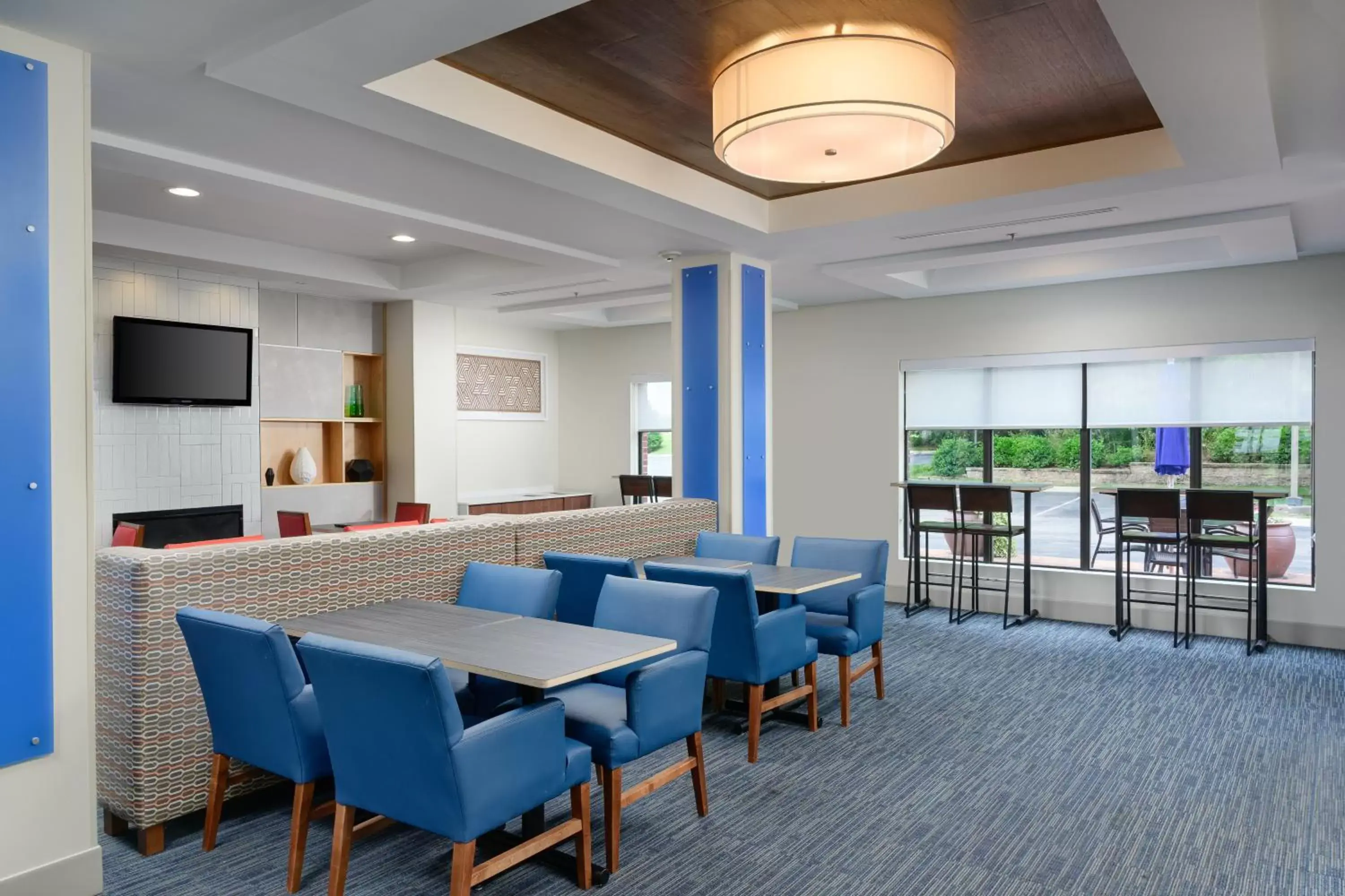 Breakfast, Restaurant/Places to Eat in Holiday Inn Express - Tullahoma, an IHG Hotel