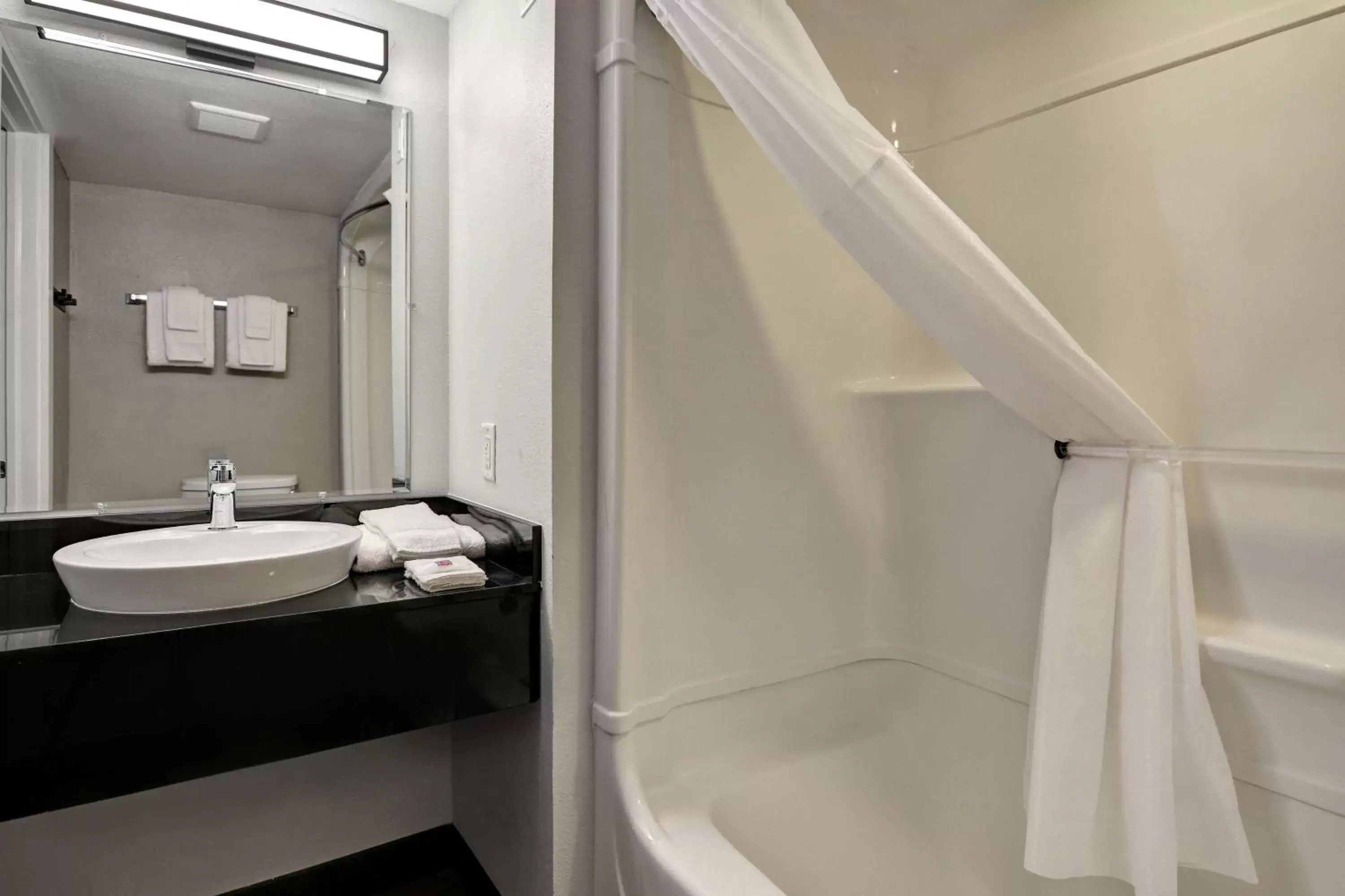 Photo of the whole room in Studio 6-Jacksonville, FL - Baymeadows Photo of the whole room in Studio 6-Jacksonville, FL - Baymeadows