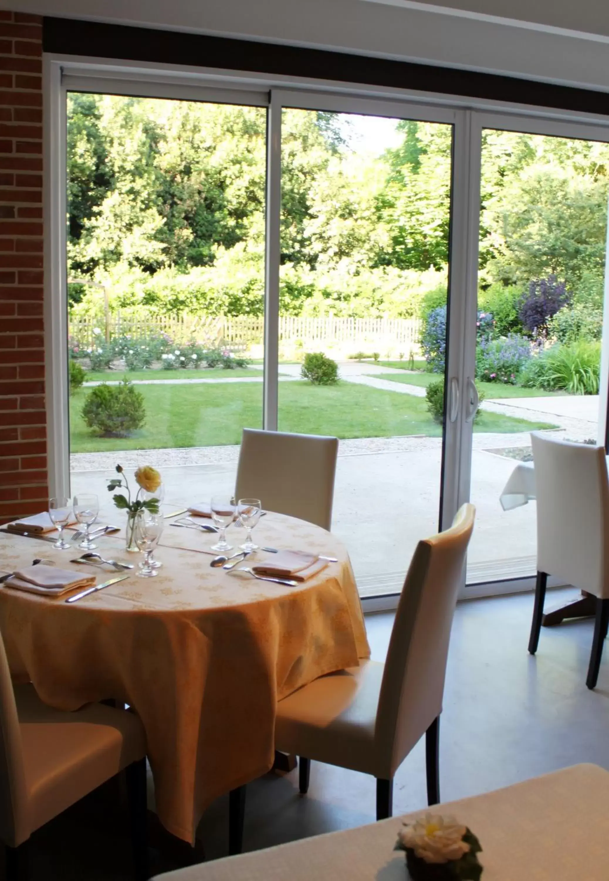 Garden, Restaurant/Places to Eat in Clos de la Court d'Aron