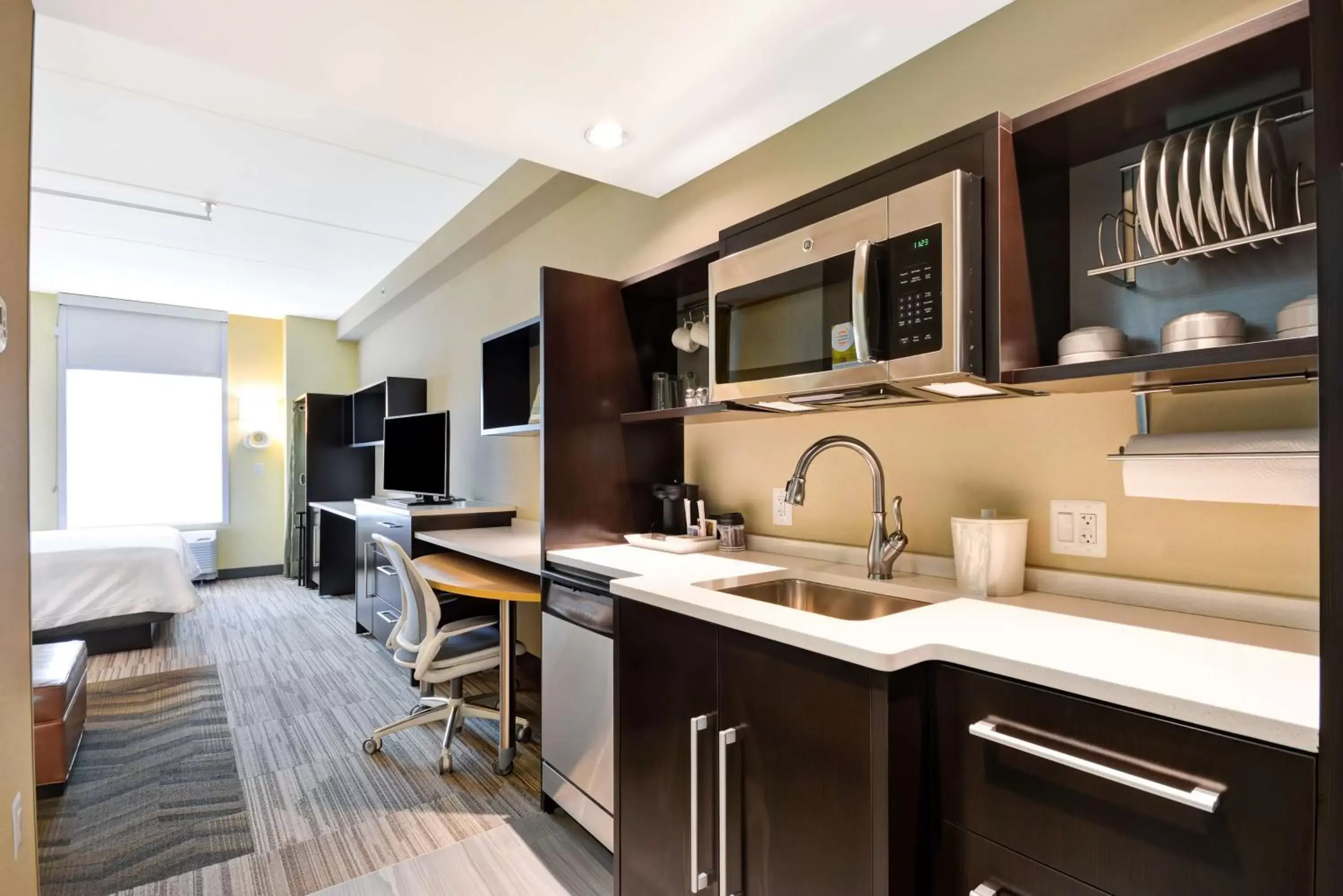Bedroom, Kitchen/Kitchenette in Home2 Suites By Hilton Charles Town