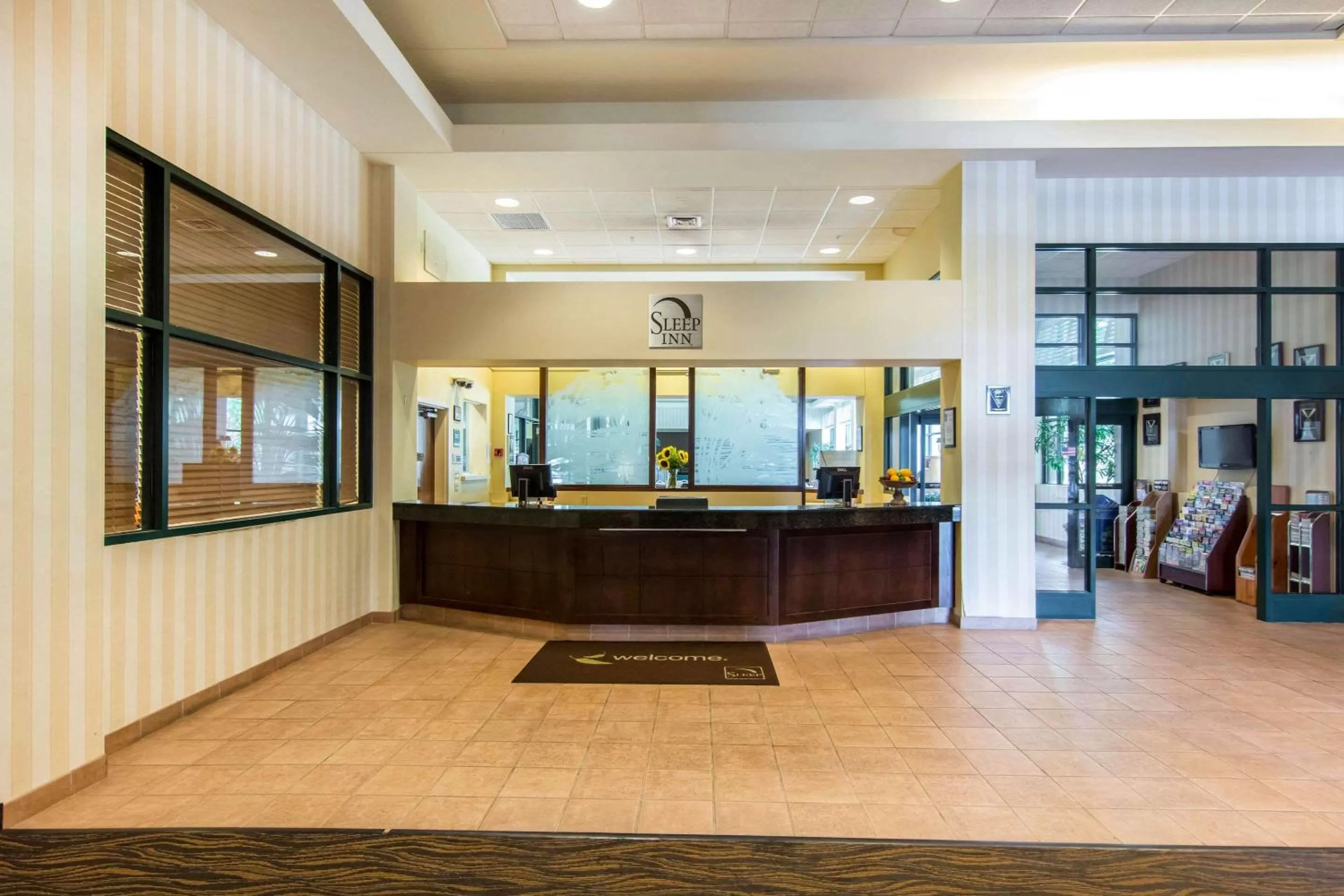 Lobby or reception in Sleep Inn Lake Wright - Norfolk Airport
