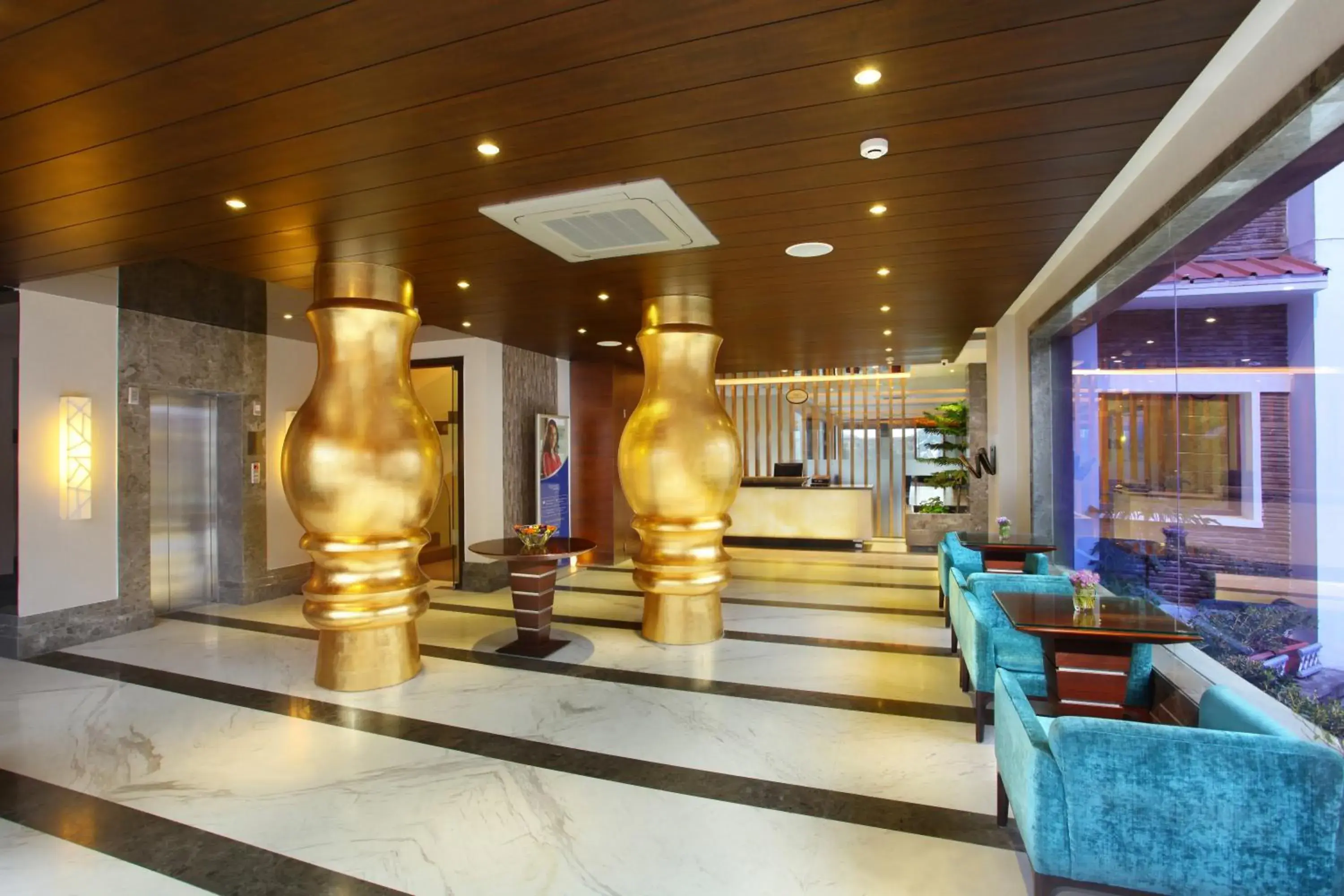 Lobby or reception in Marigold Sarovar Portico Shimla