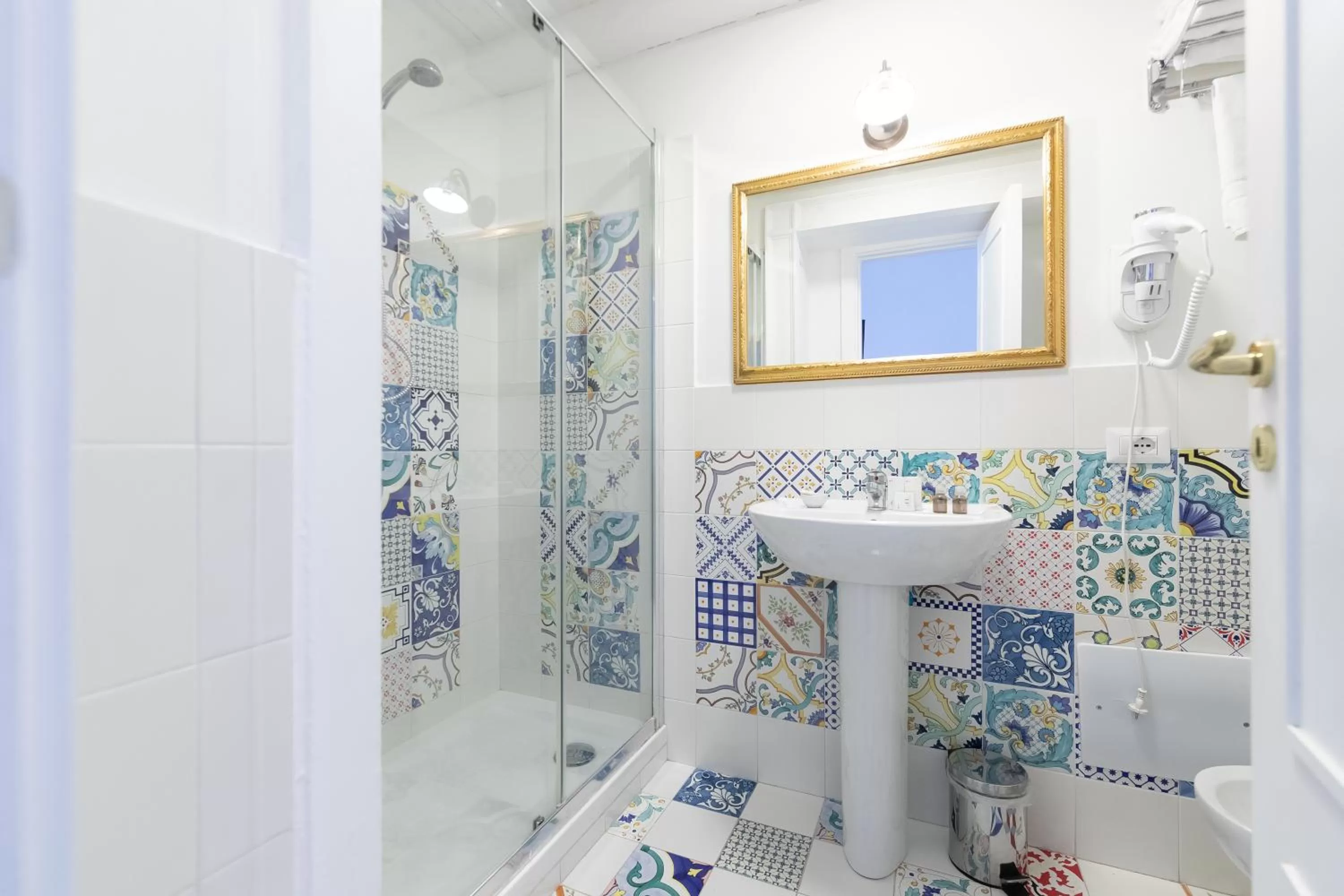 Bathroom in EFFE SUITES