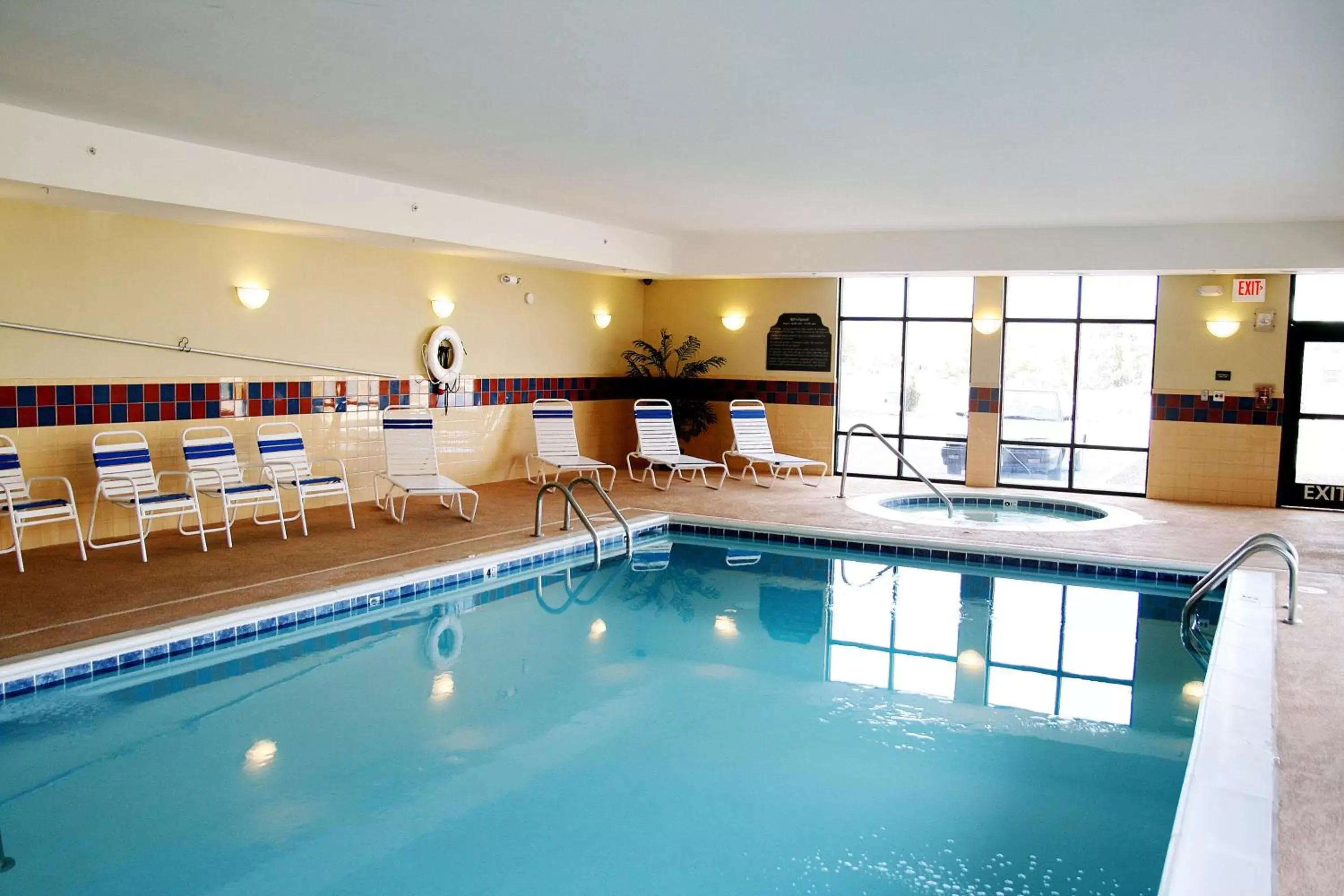 Pool view, Swimming Pool in Hampton Inn Canon City