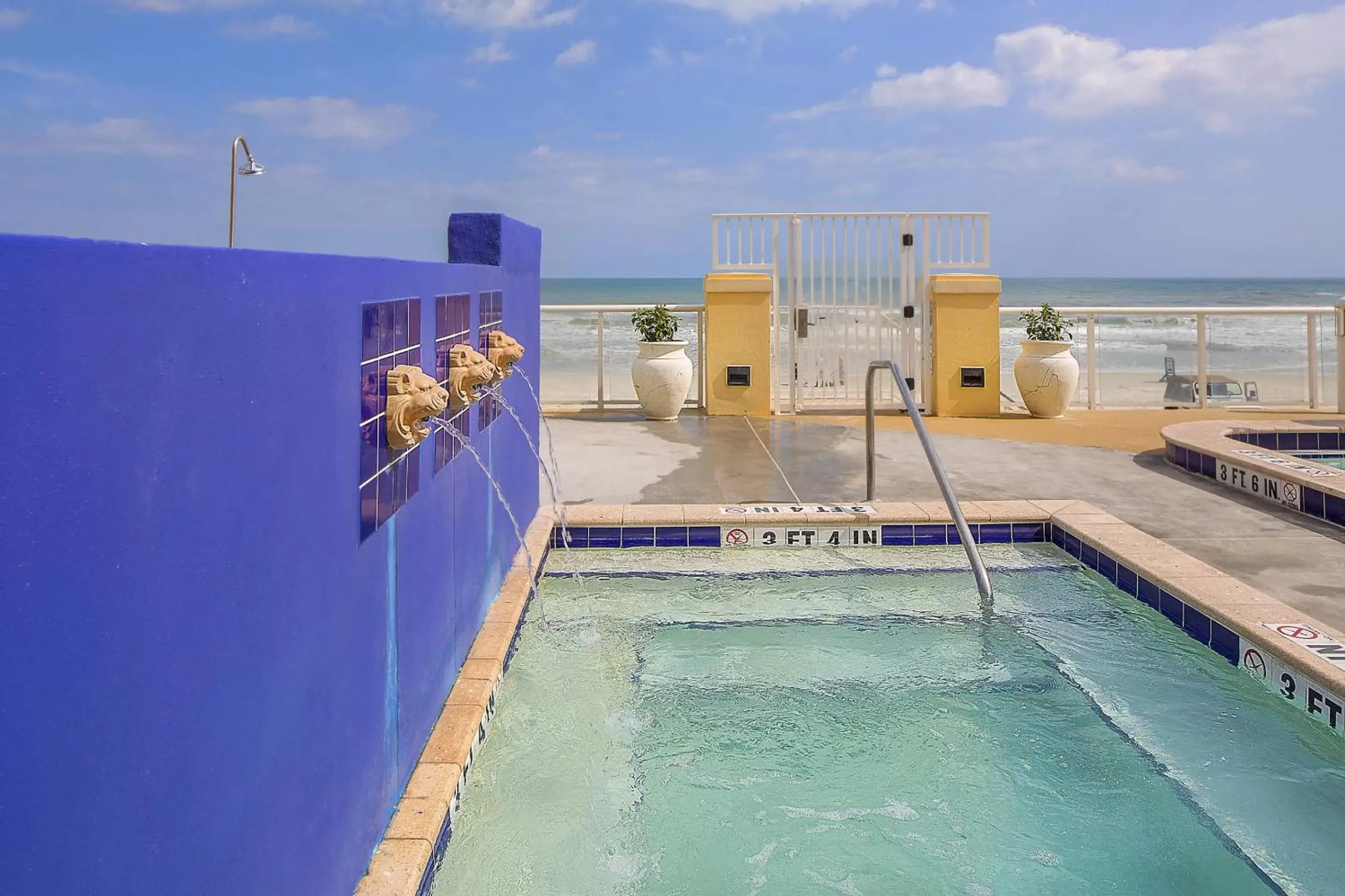 Hot Tub, Swimming Pool in Bluegreen Vacations Casa Del Mar