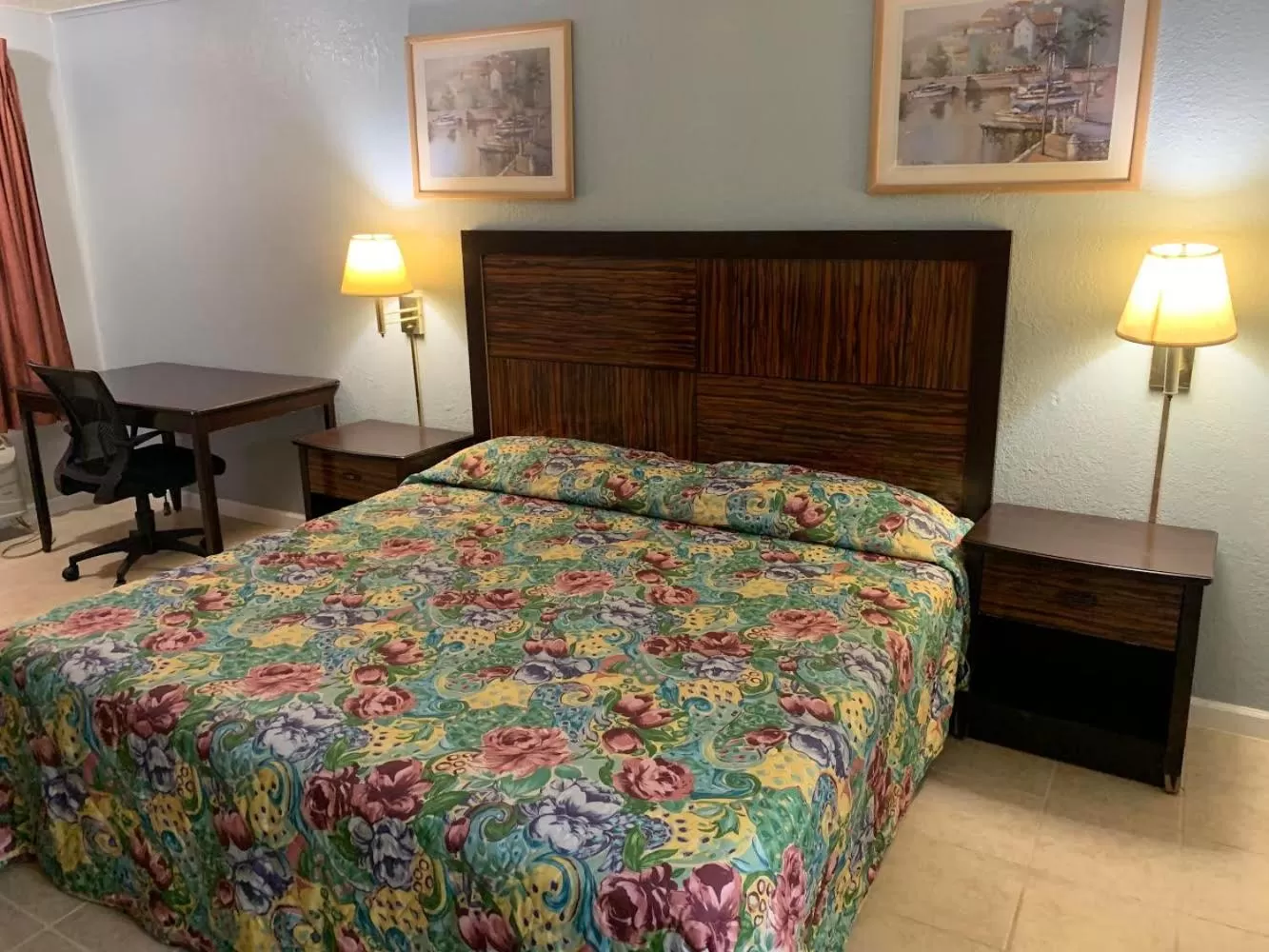 Bed in Executive Inn Mercedes Weslaco