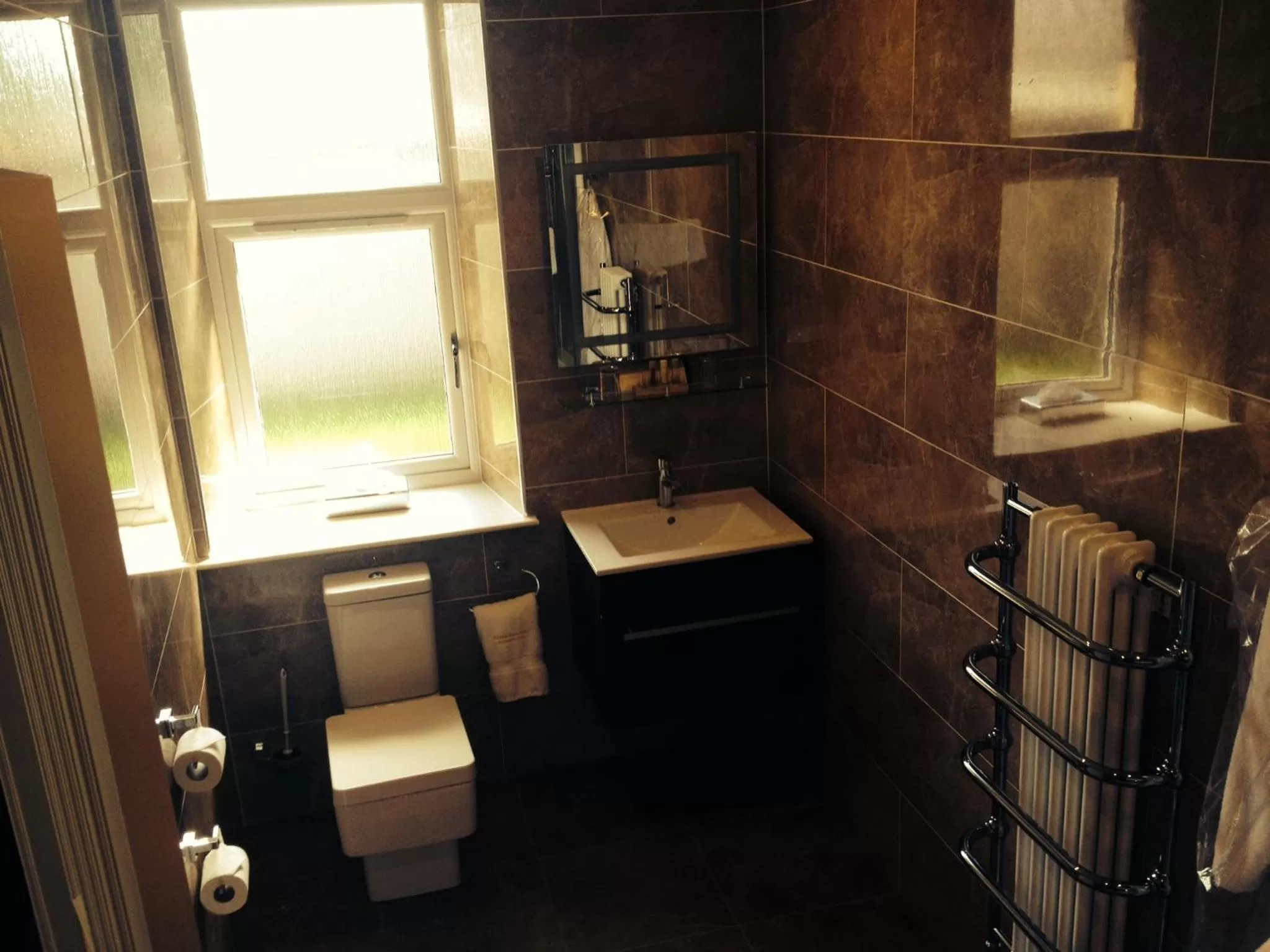 Bathroom in Mansion House Hotel