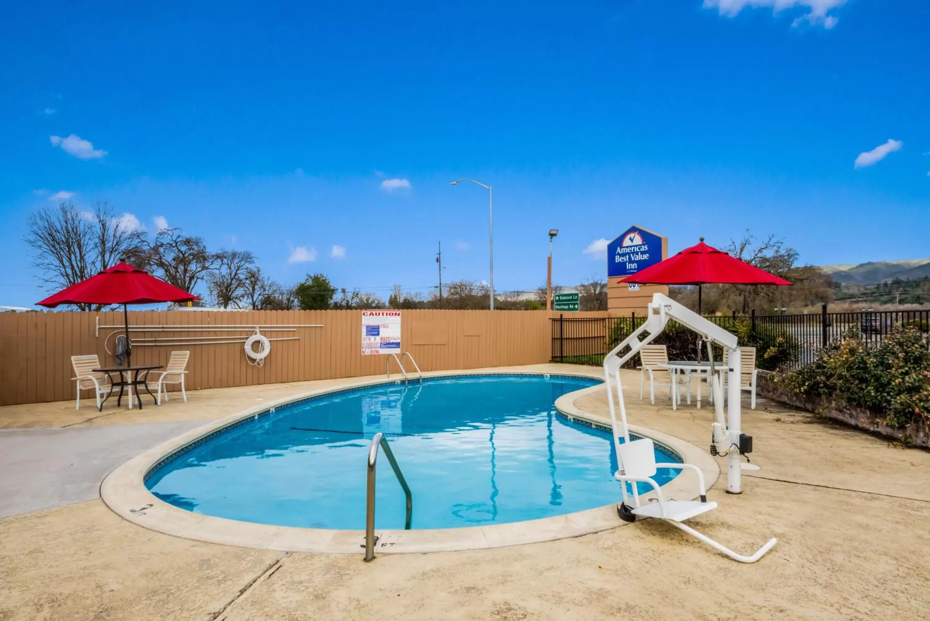 Swimming Pool in Americas Best Value Inn - Ukiah