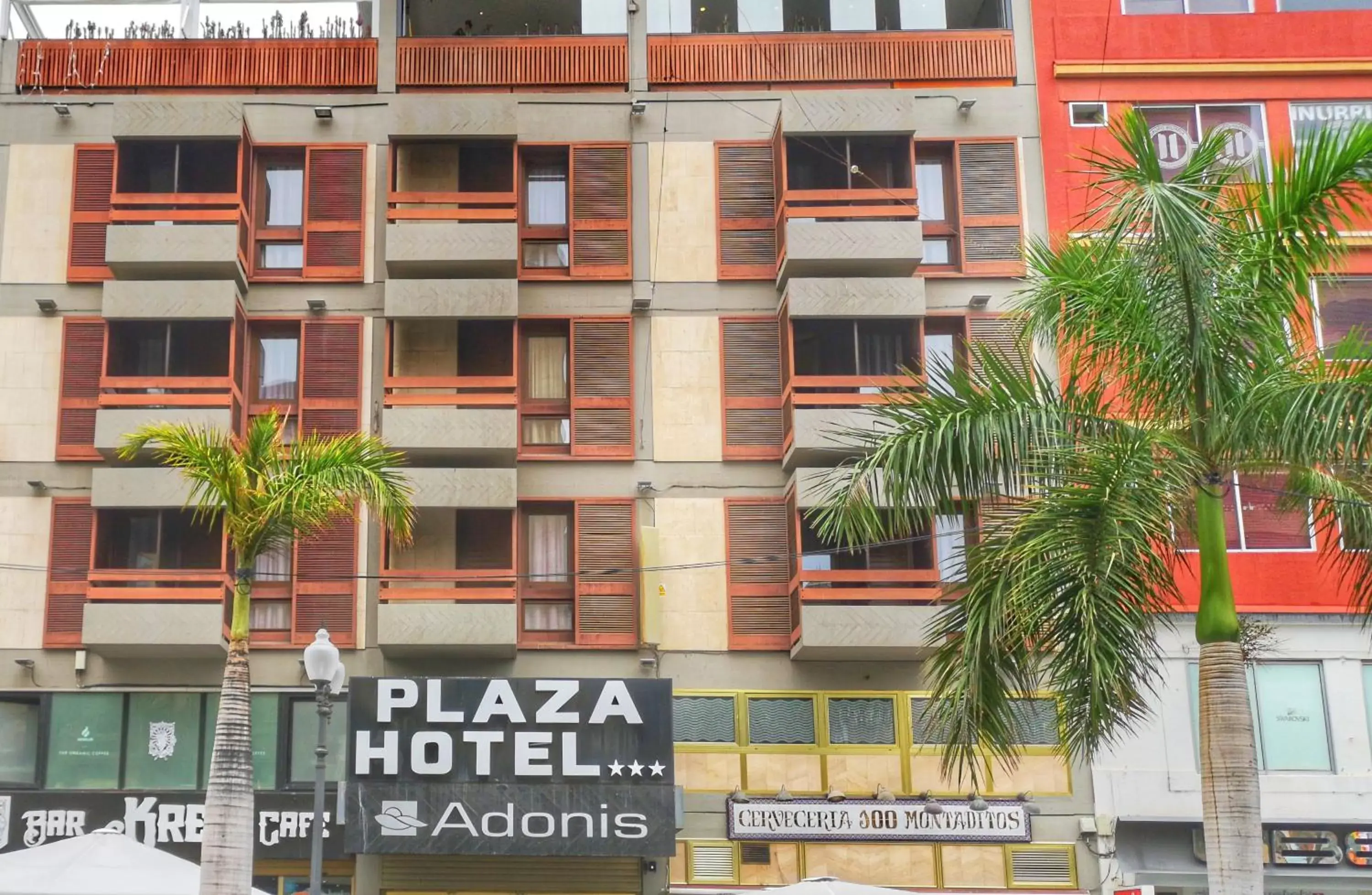 Property Building in Hotel Adonis Plaza