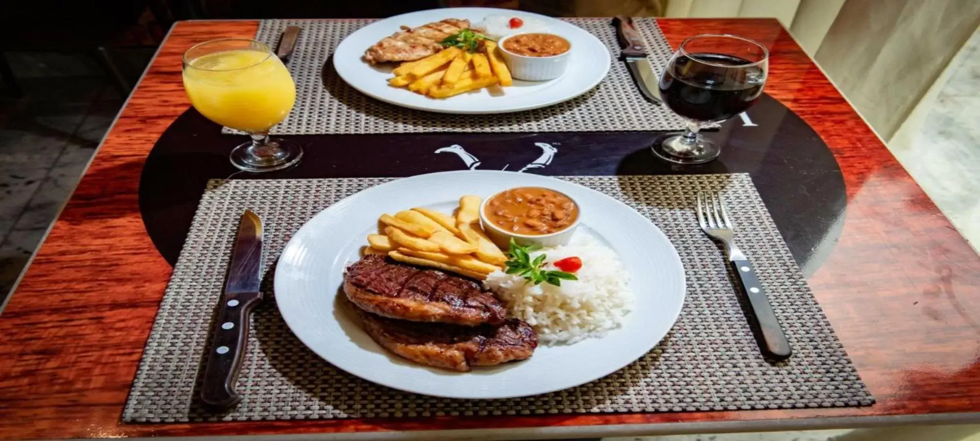 Food and drinks, Lunch and Dinner in Allia Gran Pampulha Suites