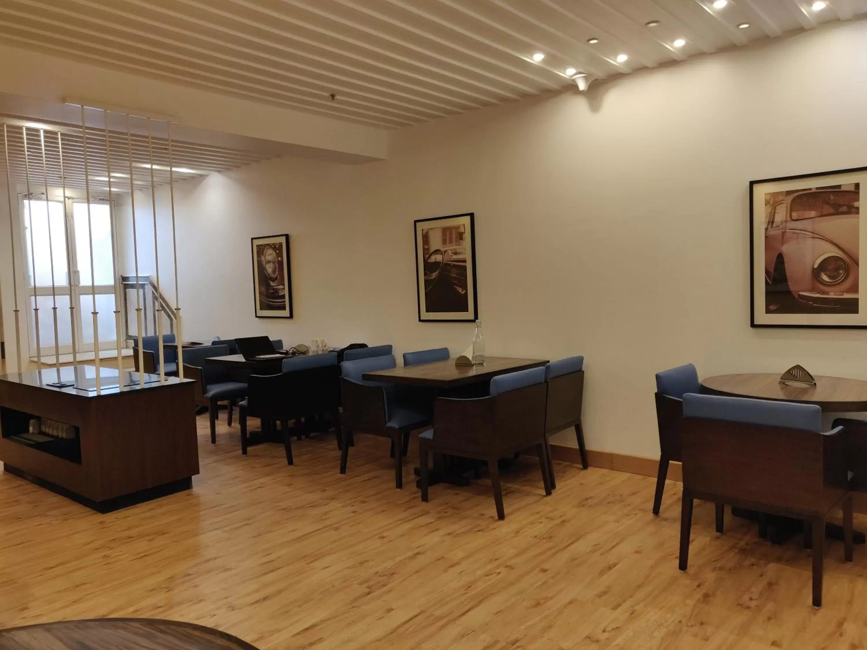 Restaurant/places to eat in Bloom Boutique l GK-1 Restaurant/places to eat in Bloom Boutique l GK-1